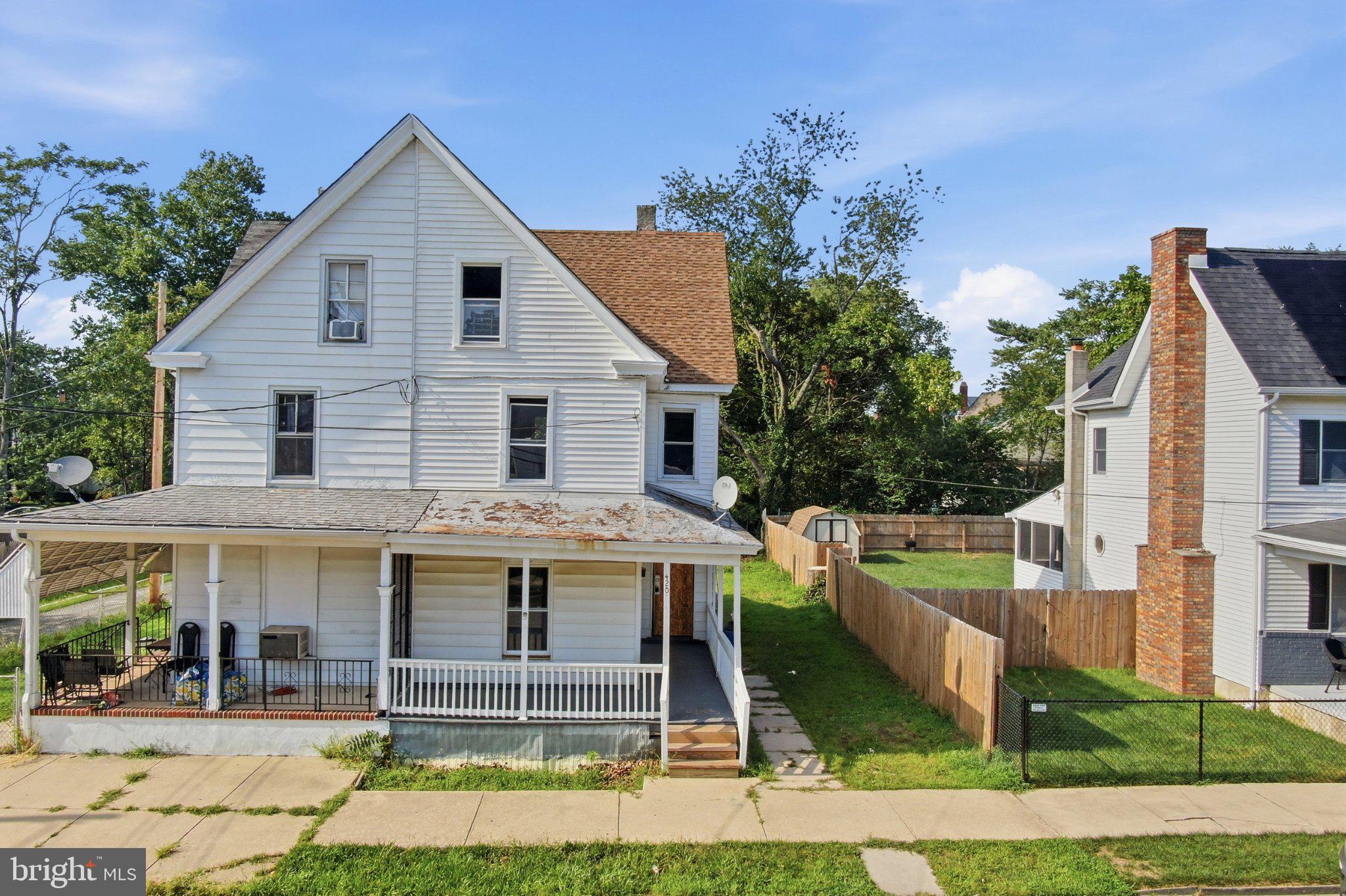 420 OAK STREET E