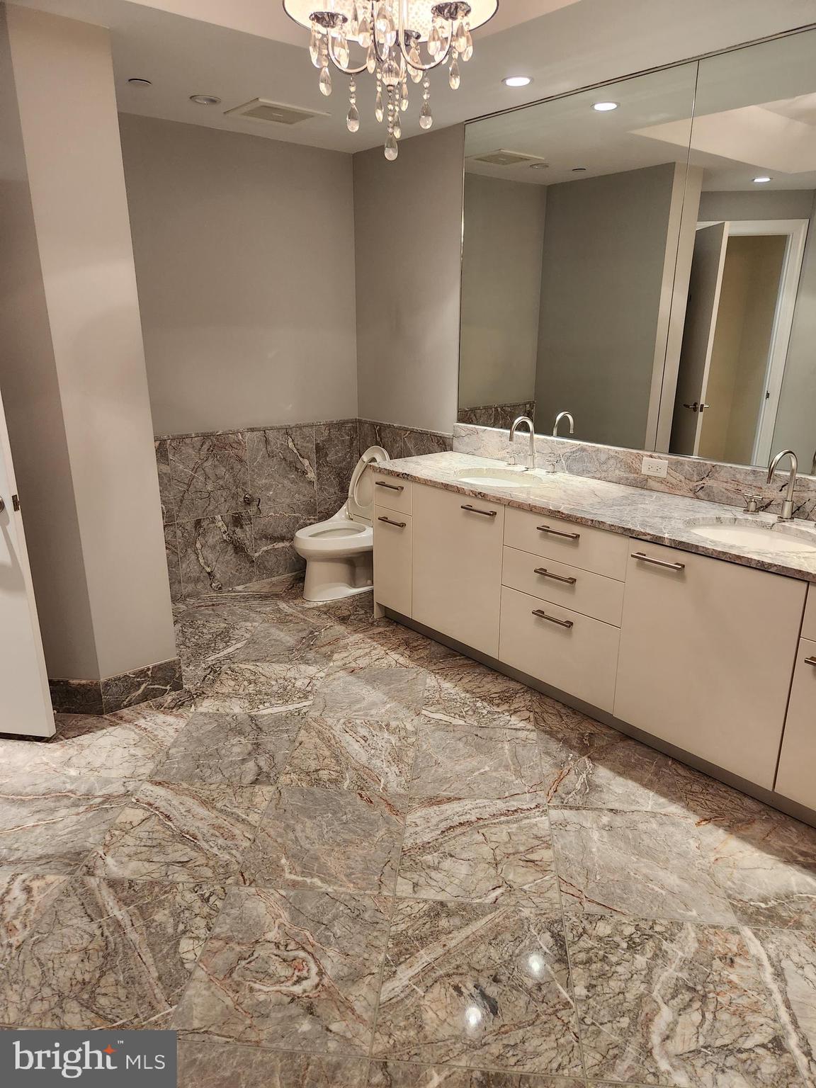 TURNBERRY TOWER - Residential Lease