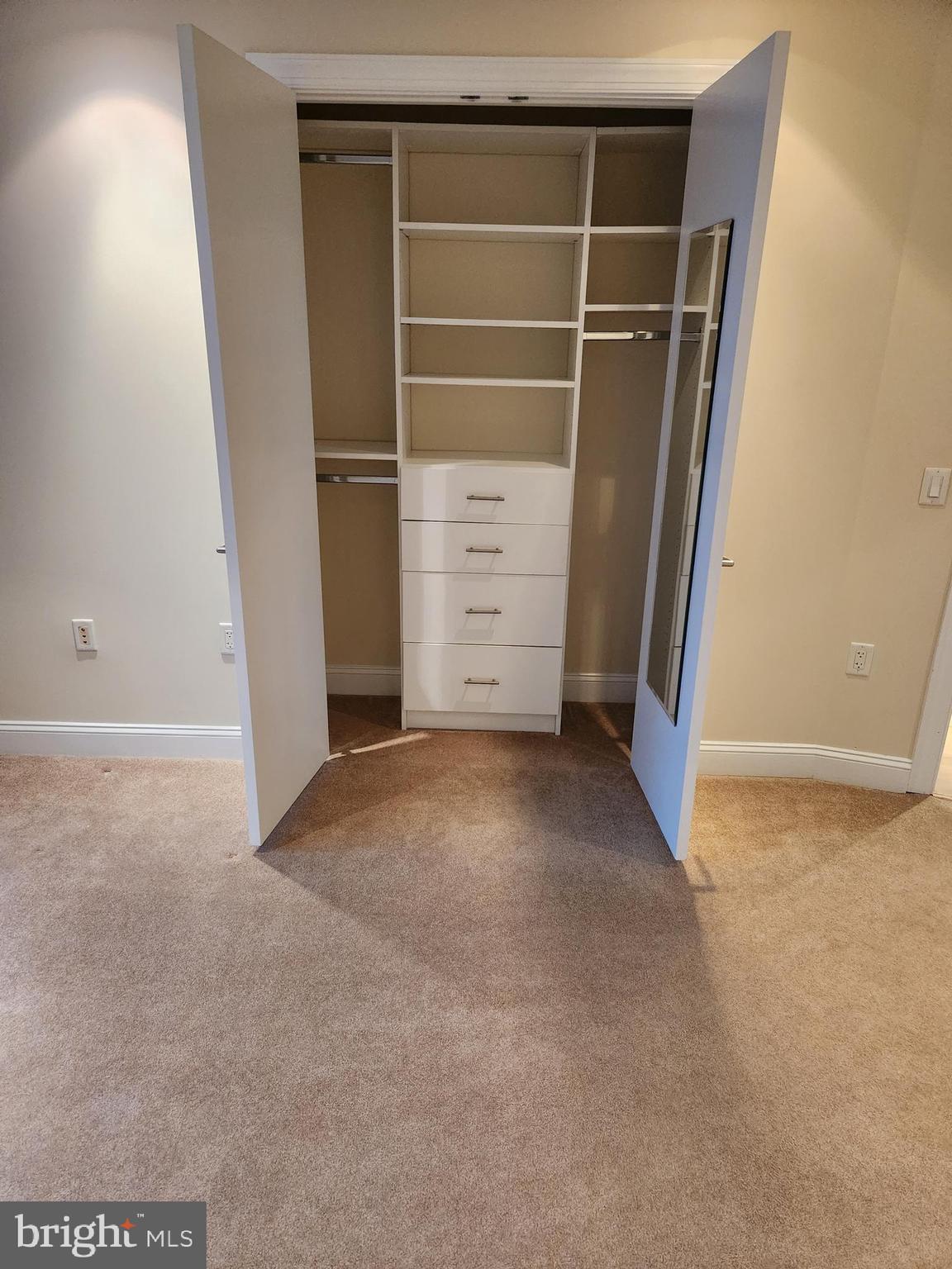 TURNBERRY TOWER - Residential Lease