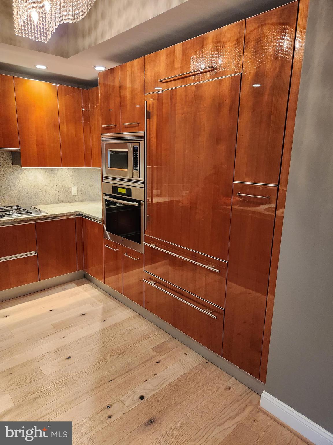 TURNBERRY TOWER - Residential Lease