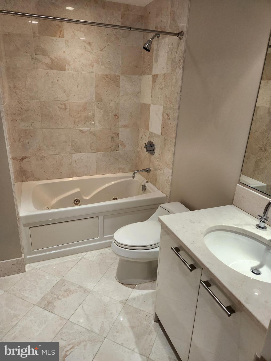 TURNBERRY TOWER - Residential Lease