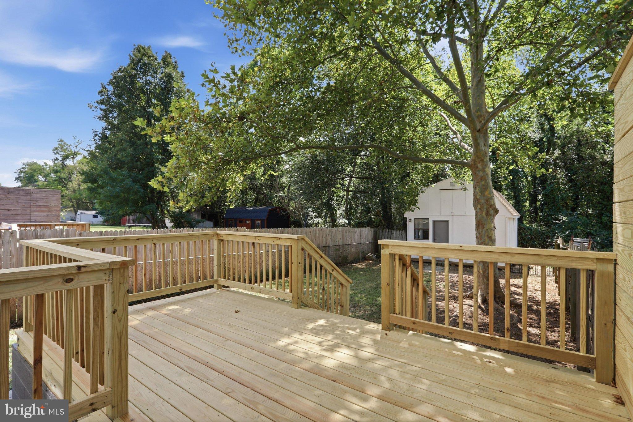 858 W 11TH STREET