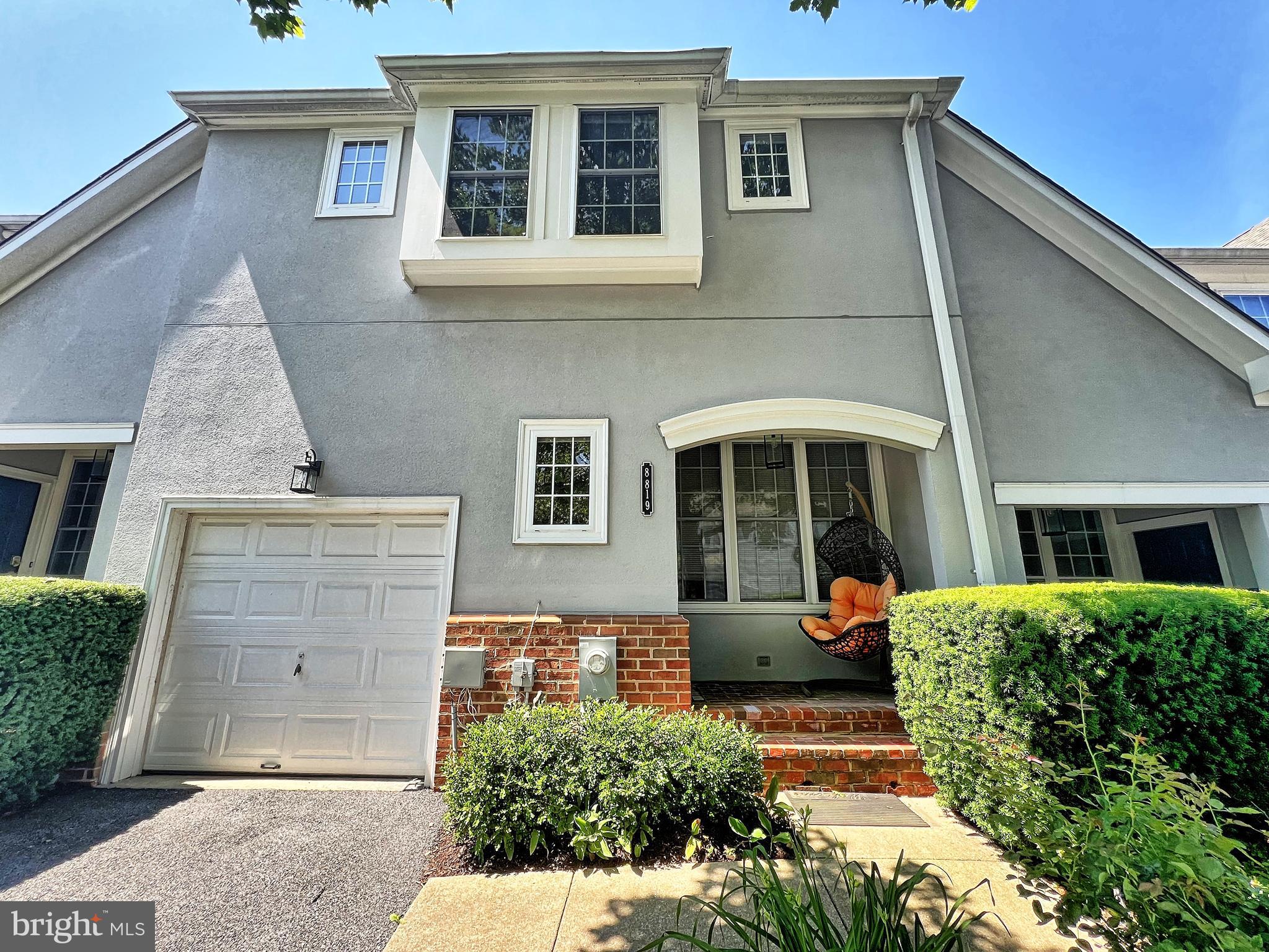 8819 HOWARD FOREST 8819