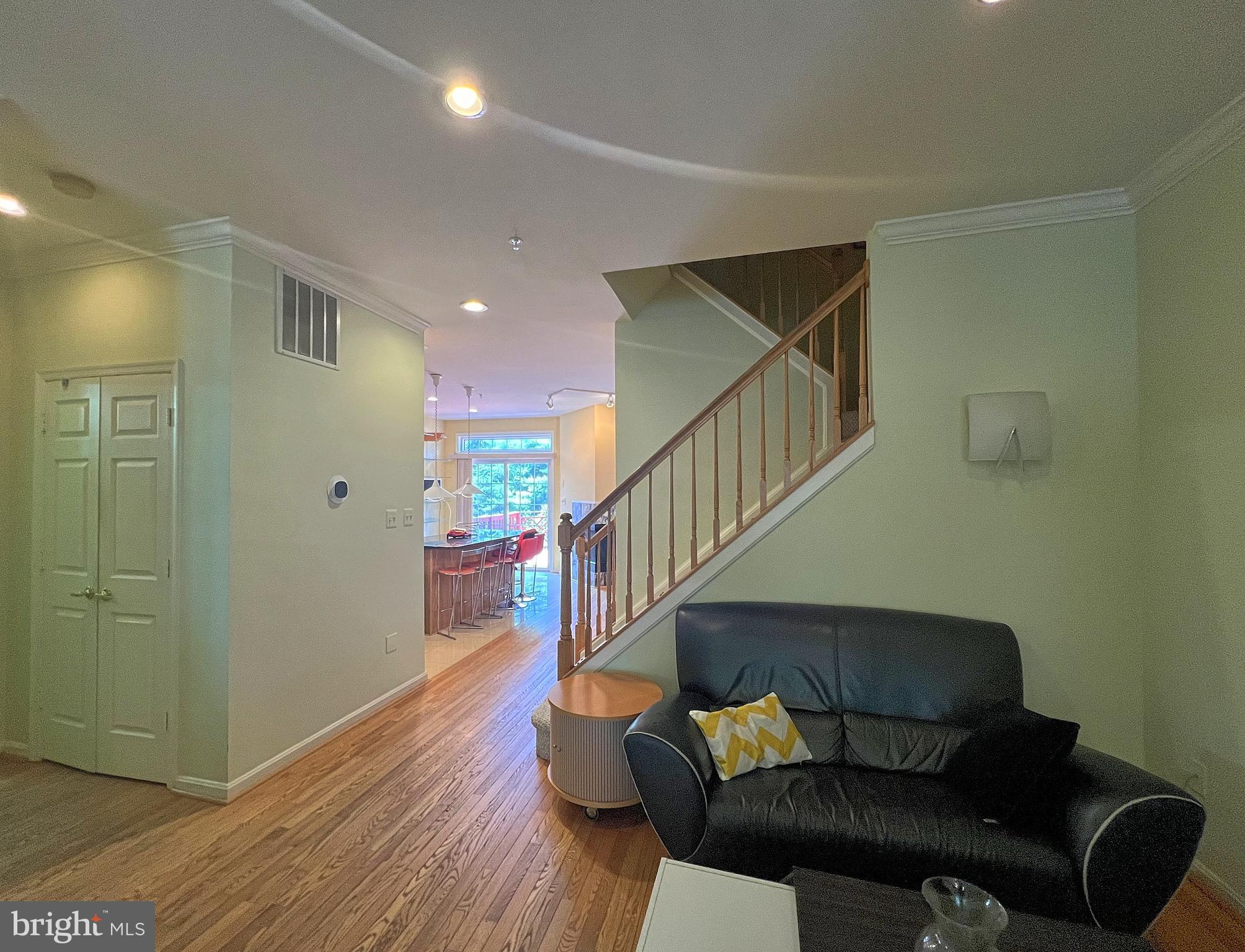 8819 HOWARD FOREST 8819