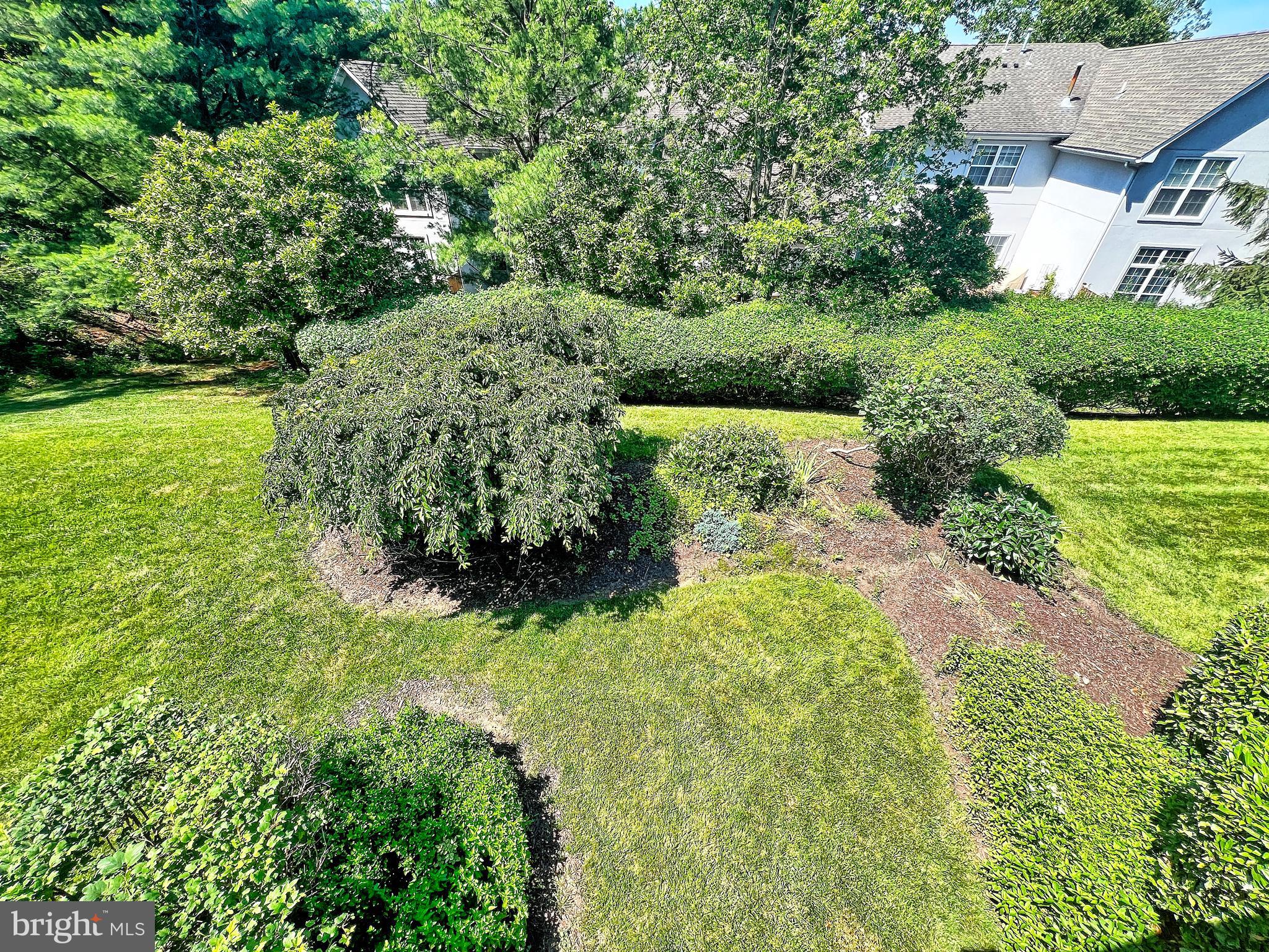 8819 HOWARD FOREST 8819