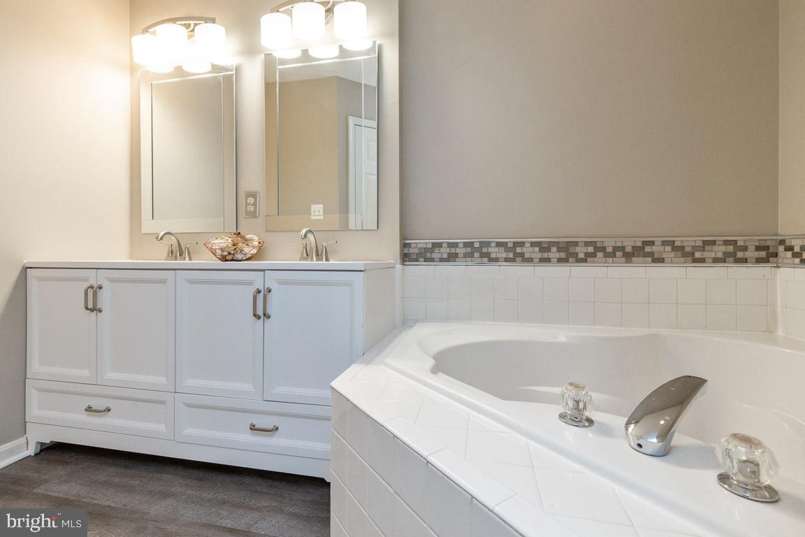 WELLINGTON/CLOVERHILL - Residential