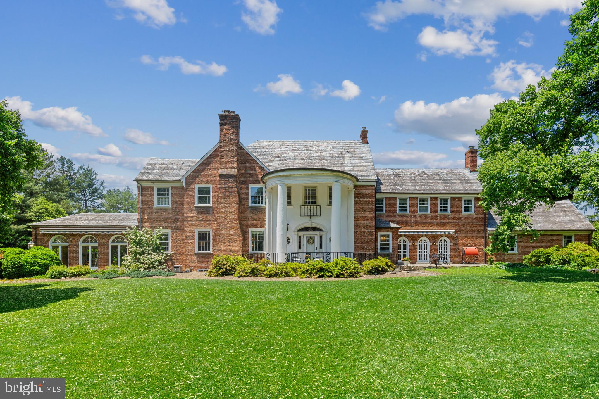 BROOKVILLE KNOLLS - Residential