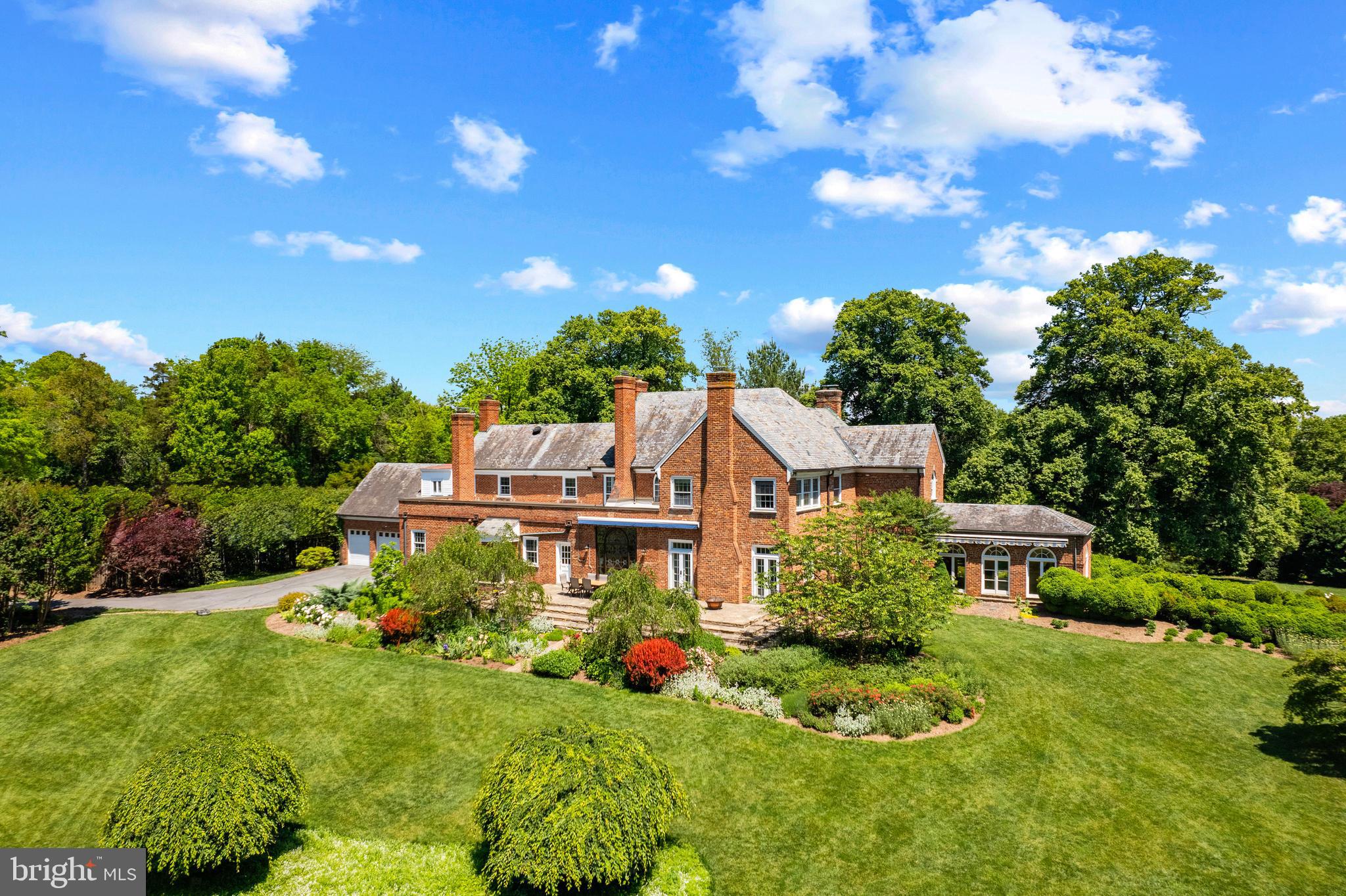 BROOKVILLE KNOLLS - Residential