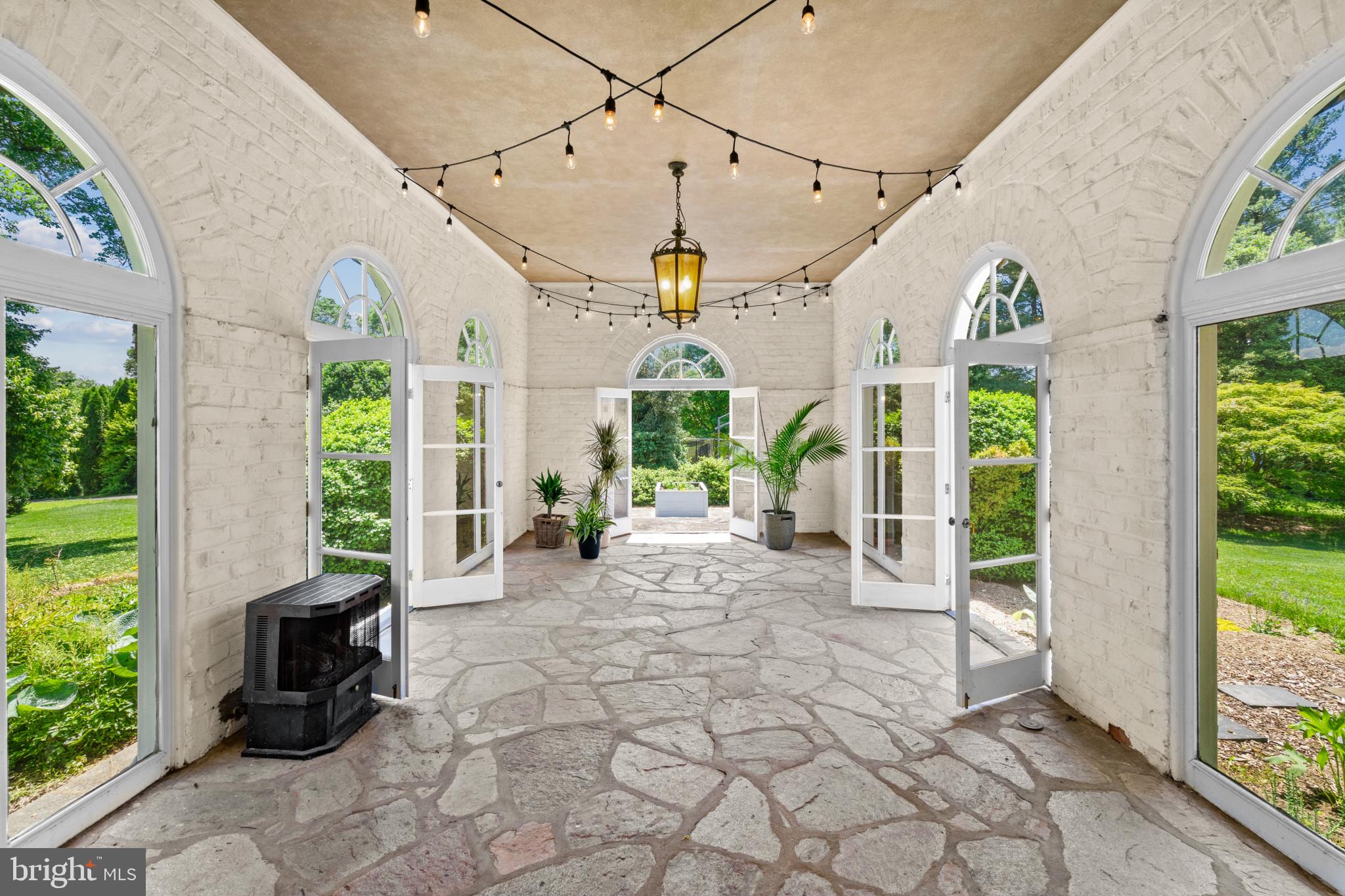 BROOKVILLE KNOLLS - Residential