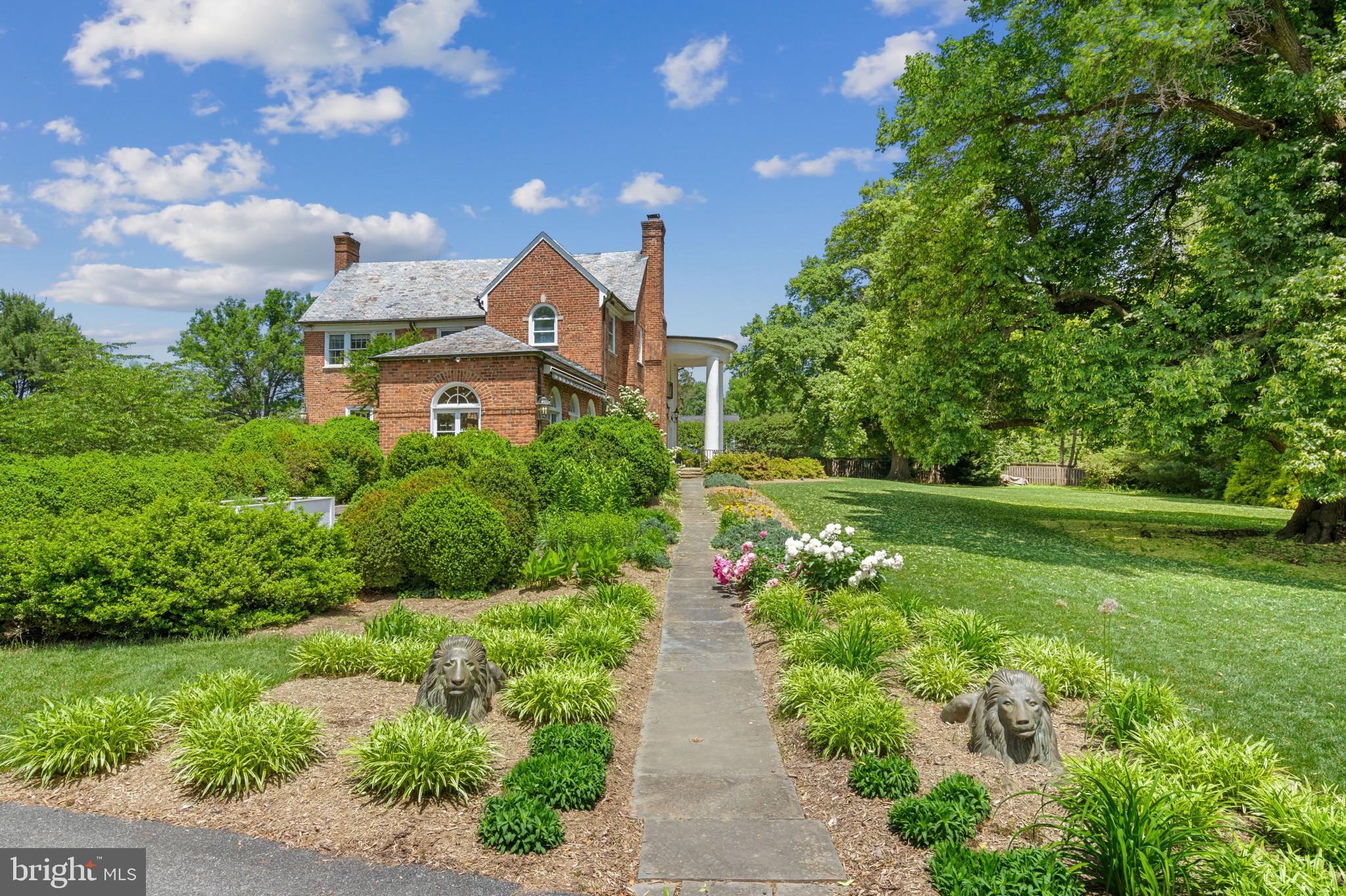 BROOKVILLE KNOLLS - Residential