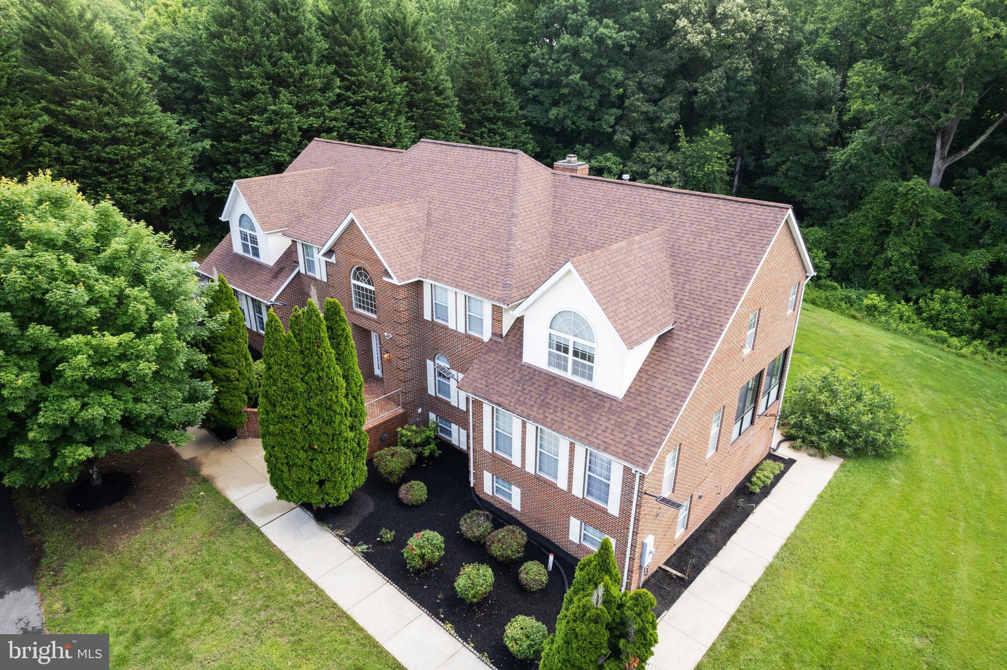 2820 DUNLEIGH DRIVE