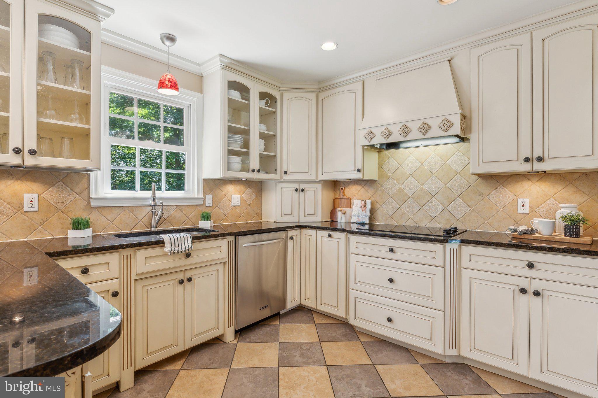 HOLLYBERRY WOODS - Residential