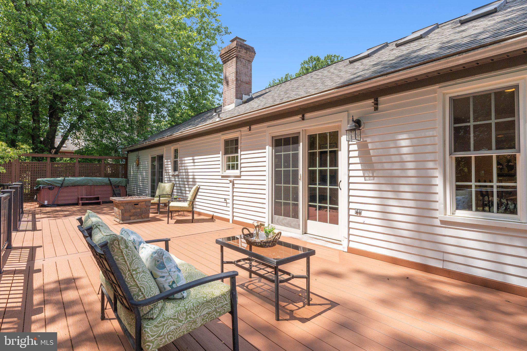 HOLLYBERRY WOODS - Residential