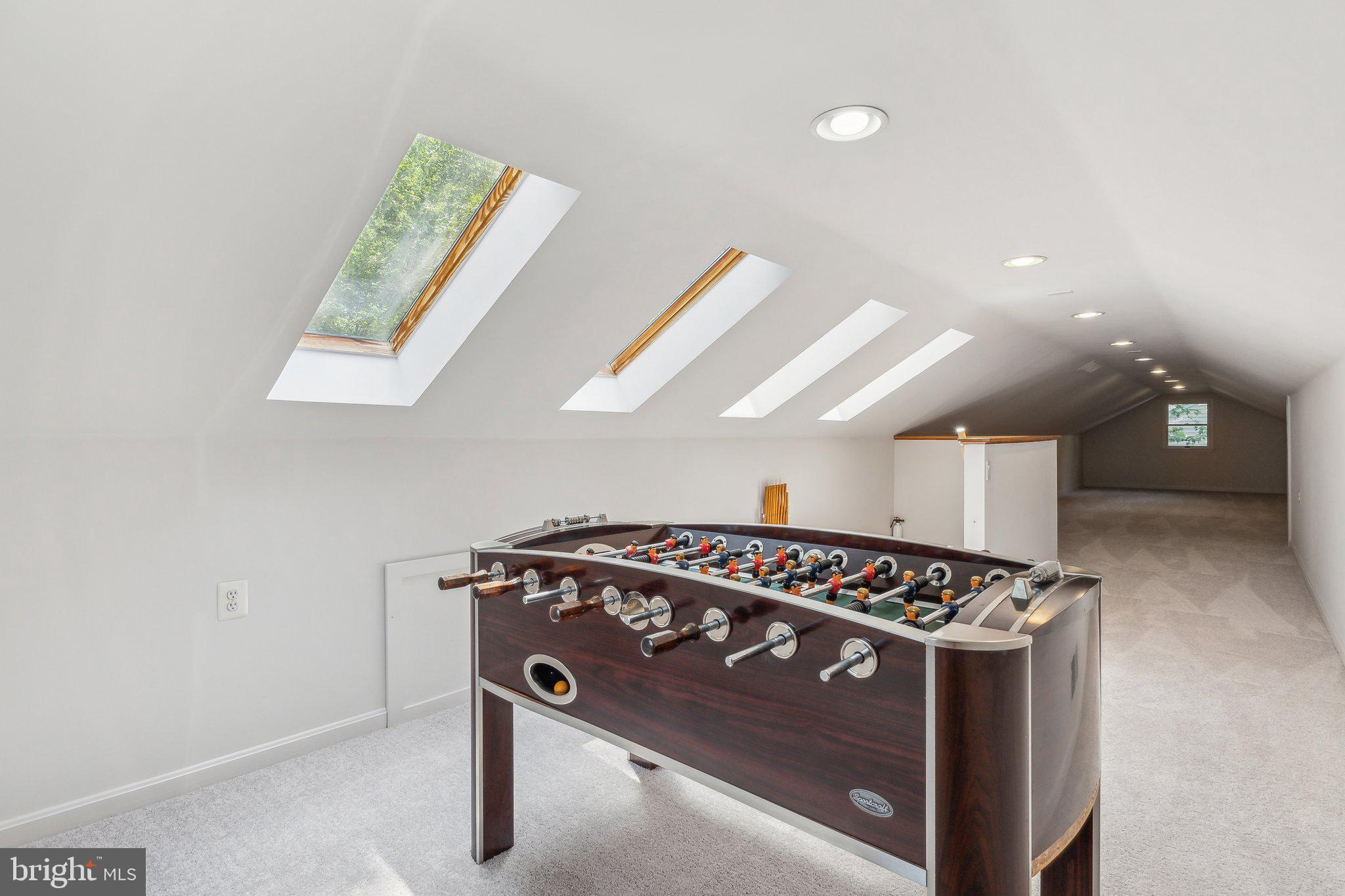 HOLLYBERRY WOODS - Residential