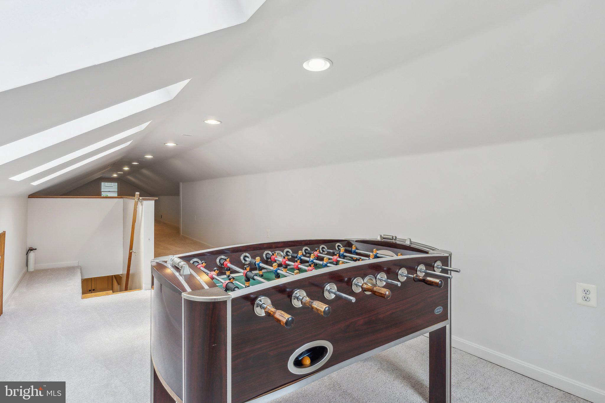 HOLLYBERRY WOODS - Residential