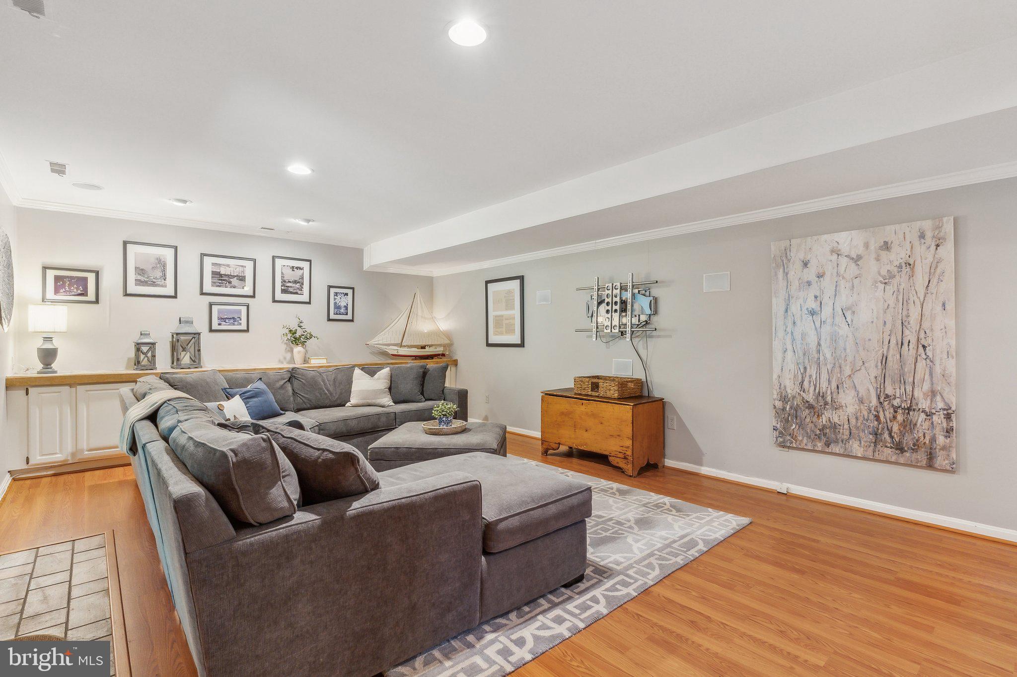 HOLLYBERRY WOODS - Residential