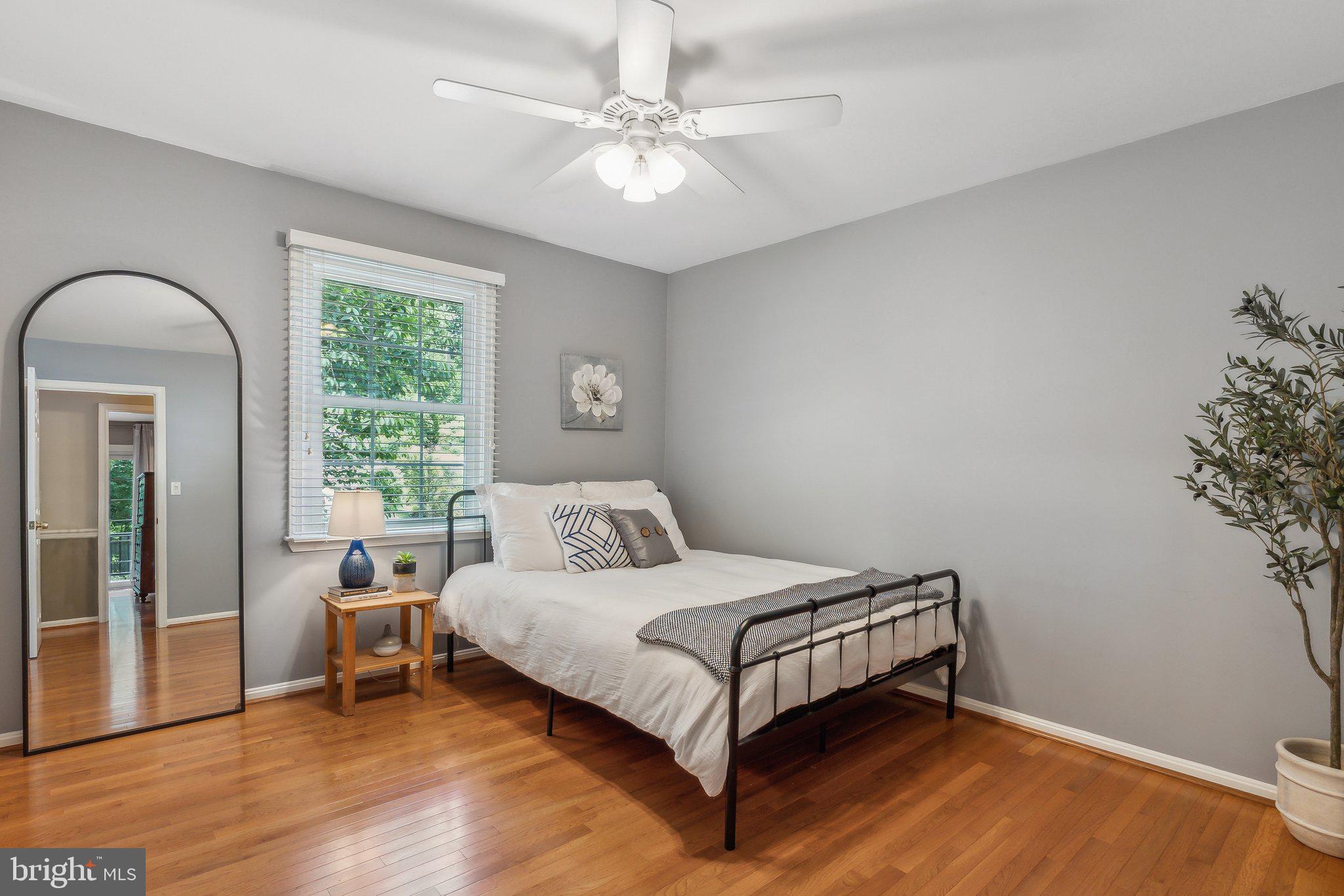 HOLLYBERRY WOODS - Residential