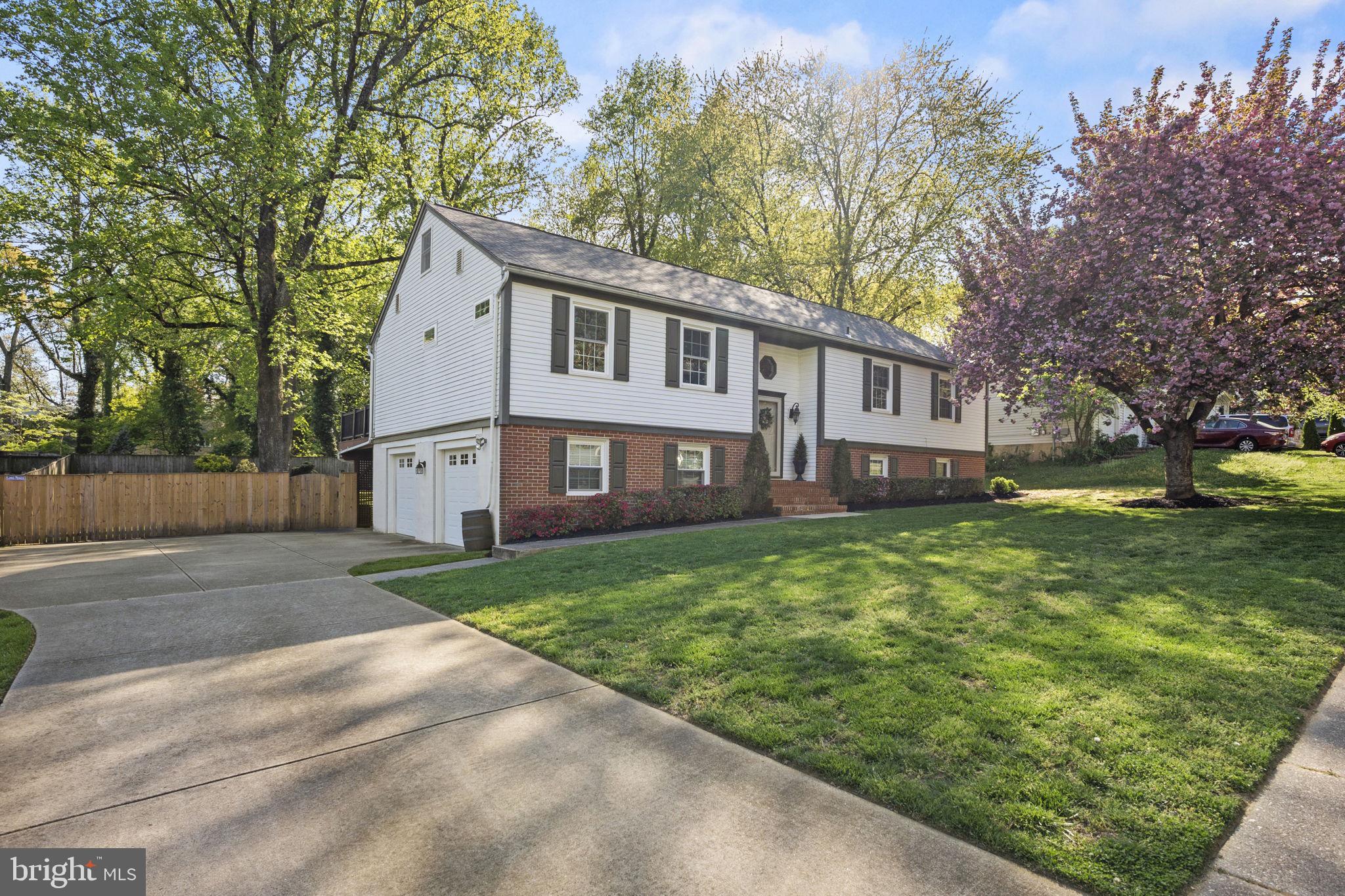 HOLLYBERRY WOODS - Residential