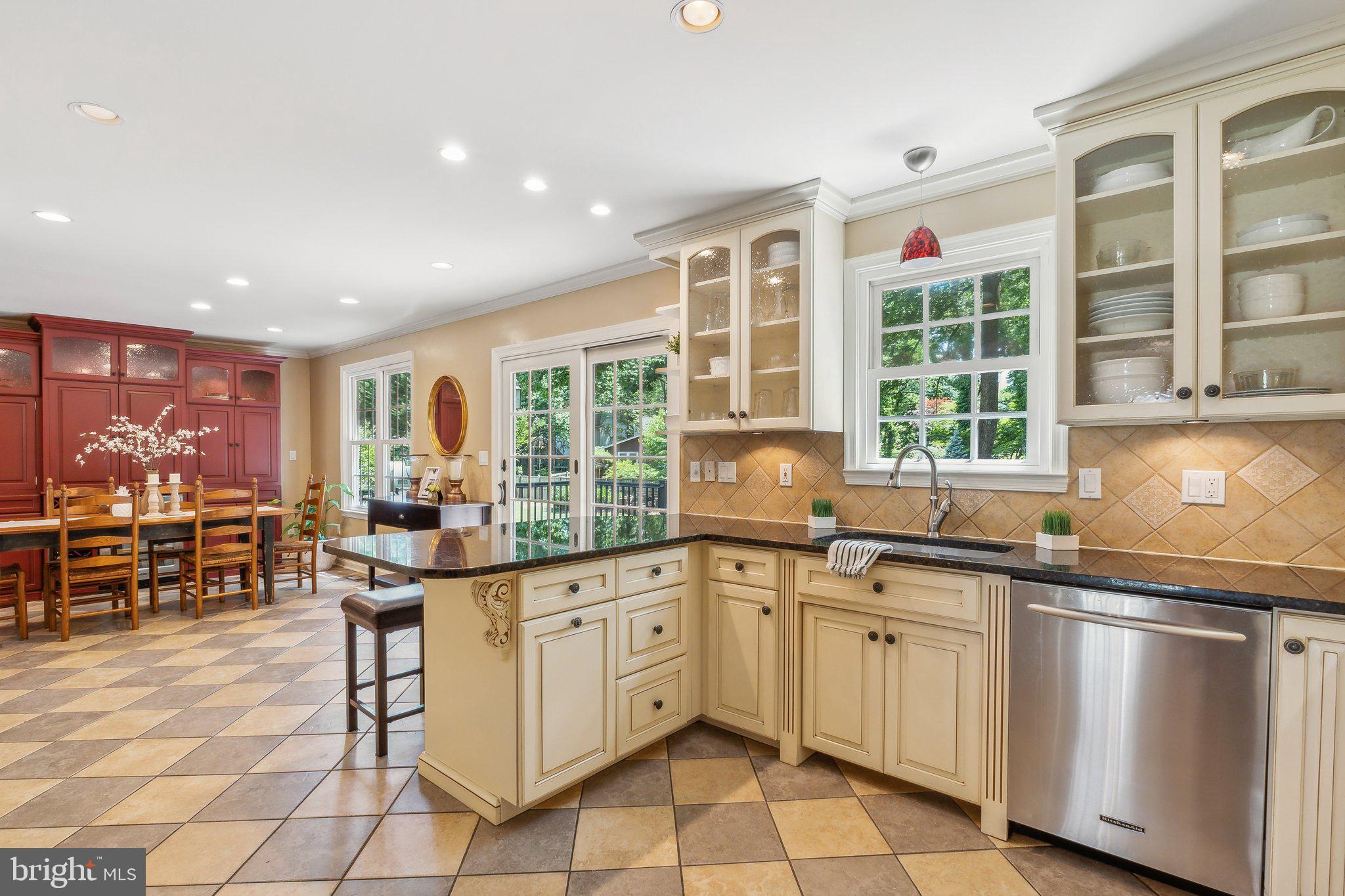 HOLLYBERRY WOODS - Residential