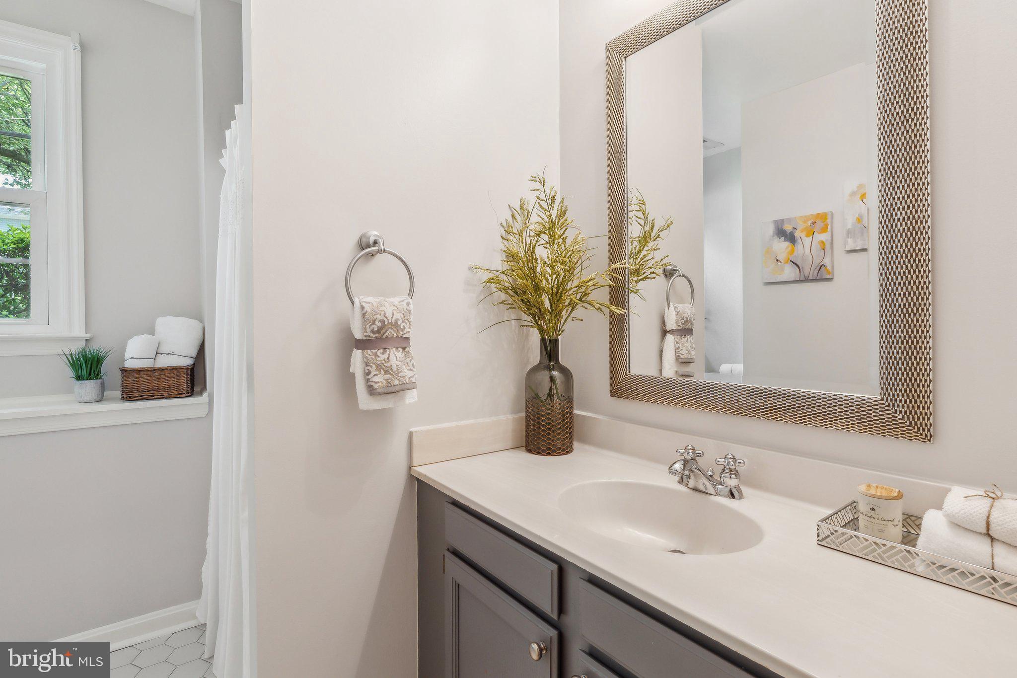 HOLLYBERRY WOODS - Residential