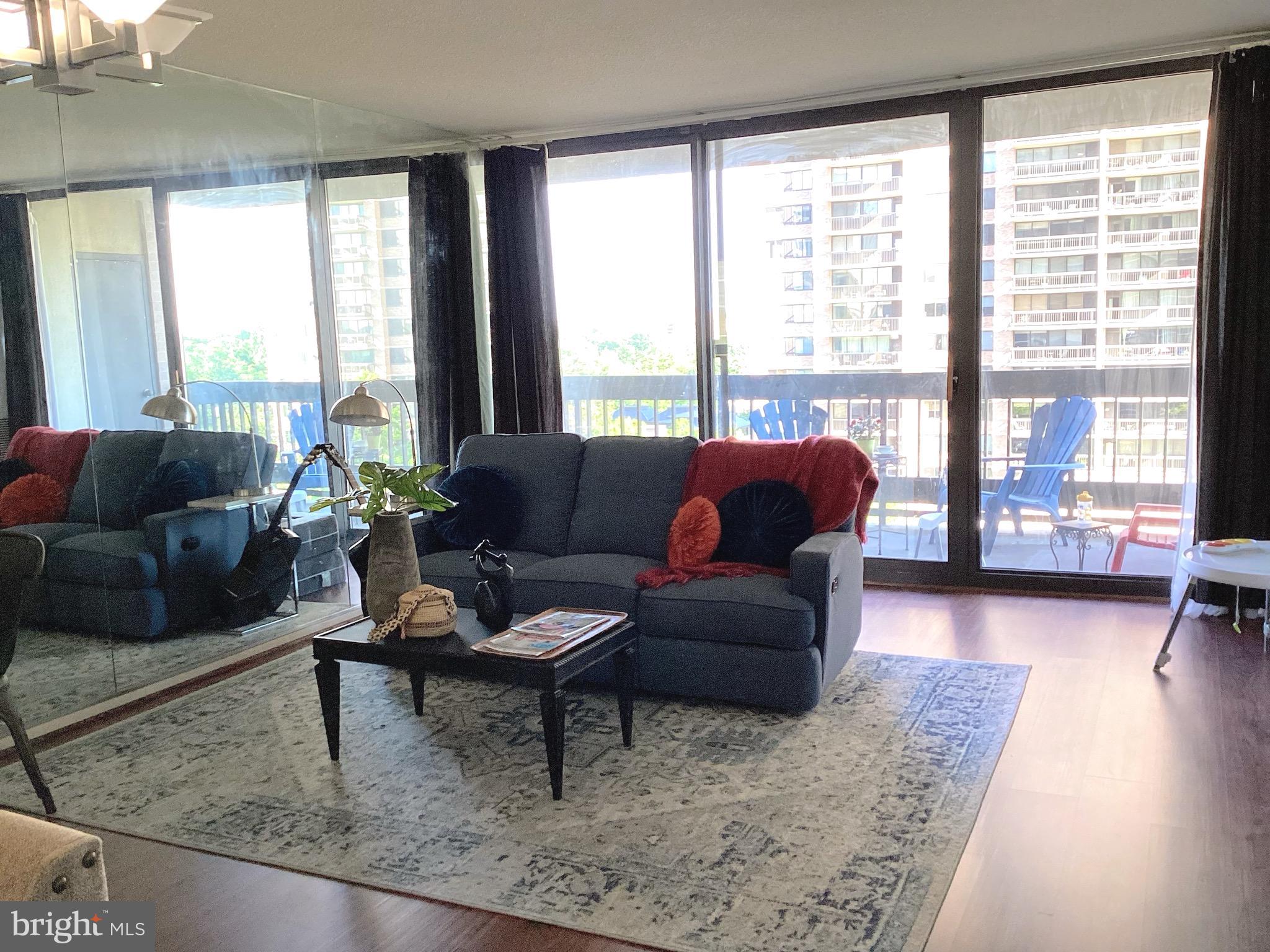 SKYLINE SQUARE CONDO - Residential