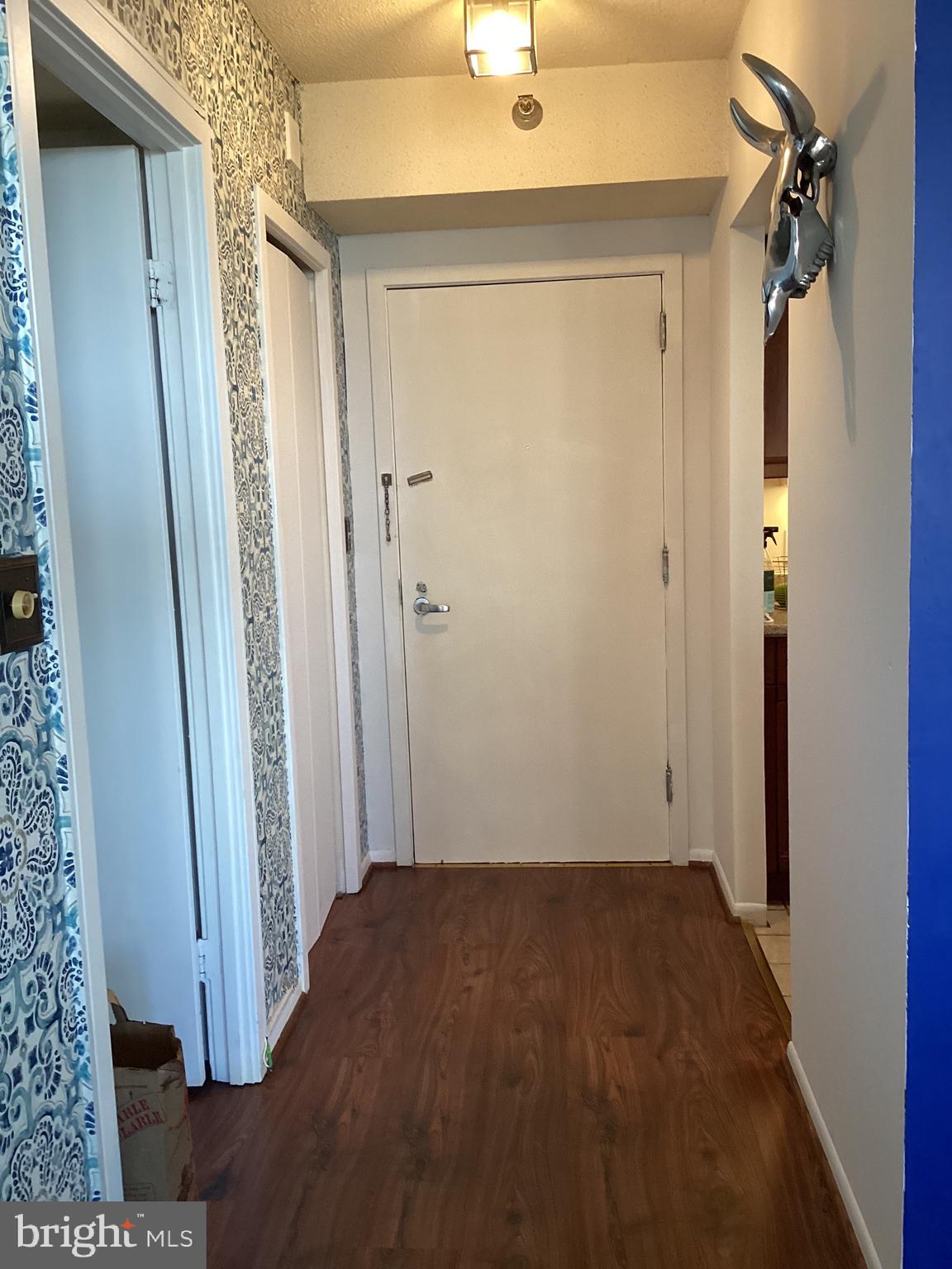 SKYLINE SQUARE CONDO - Residential