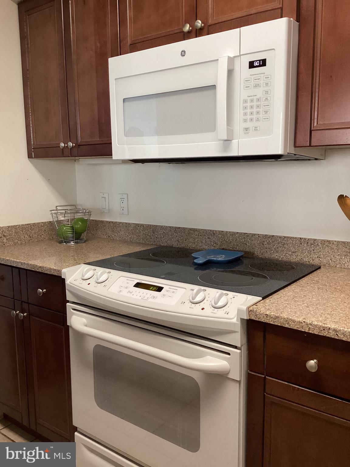 SKYLINE SQUARE CONDO - Residential