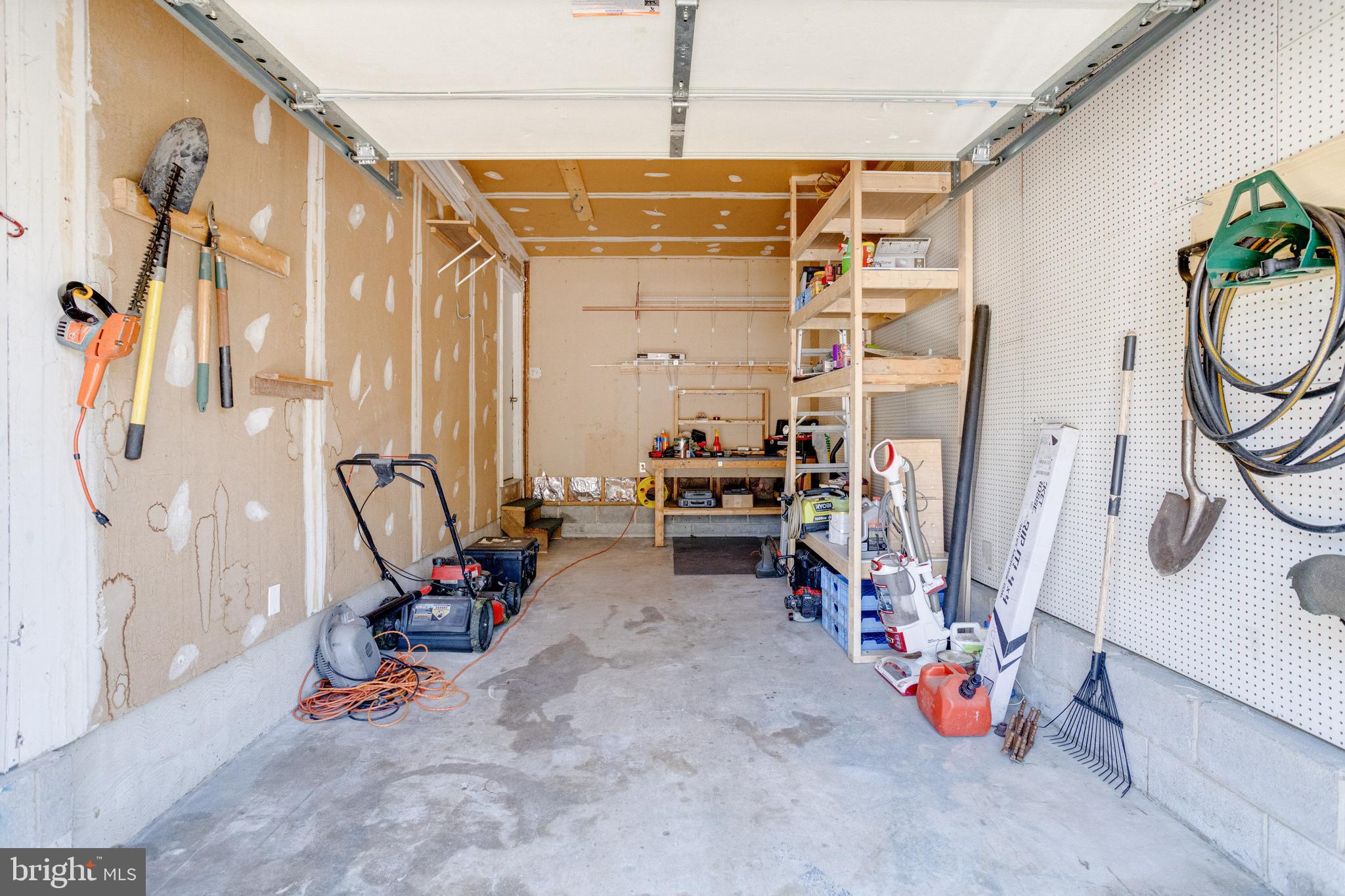 QUEENS PARK - Residential