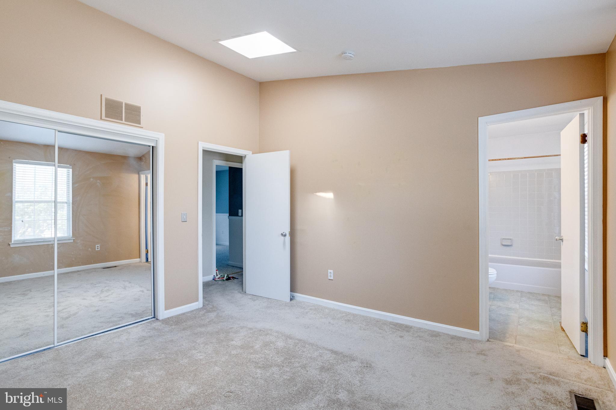 QUEENS PARK - Residential