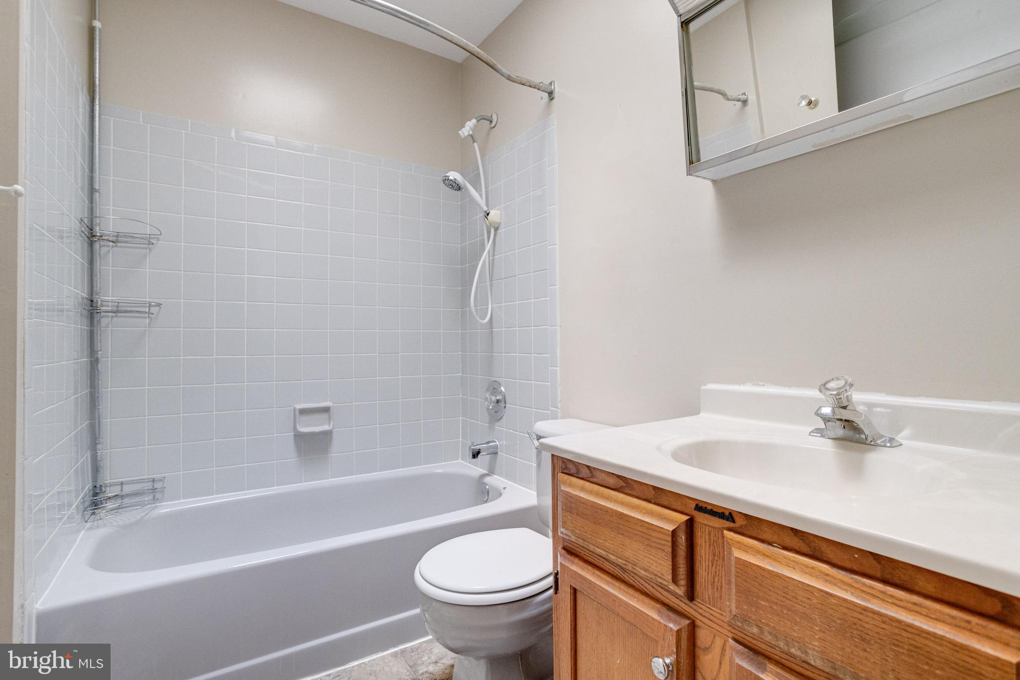 QUEENS PARK - Residential