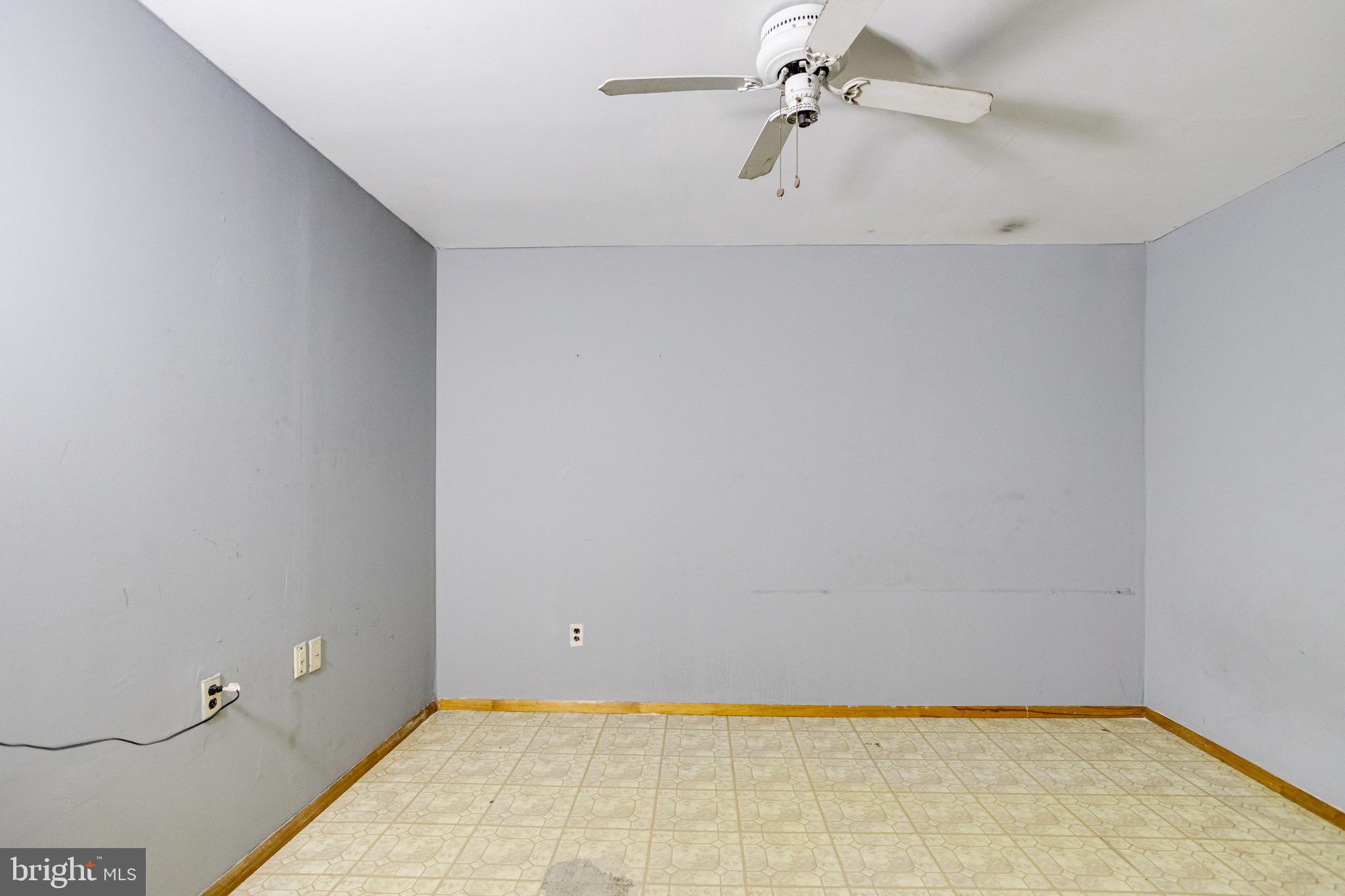 QUEENS PARK - Residential