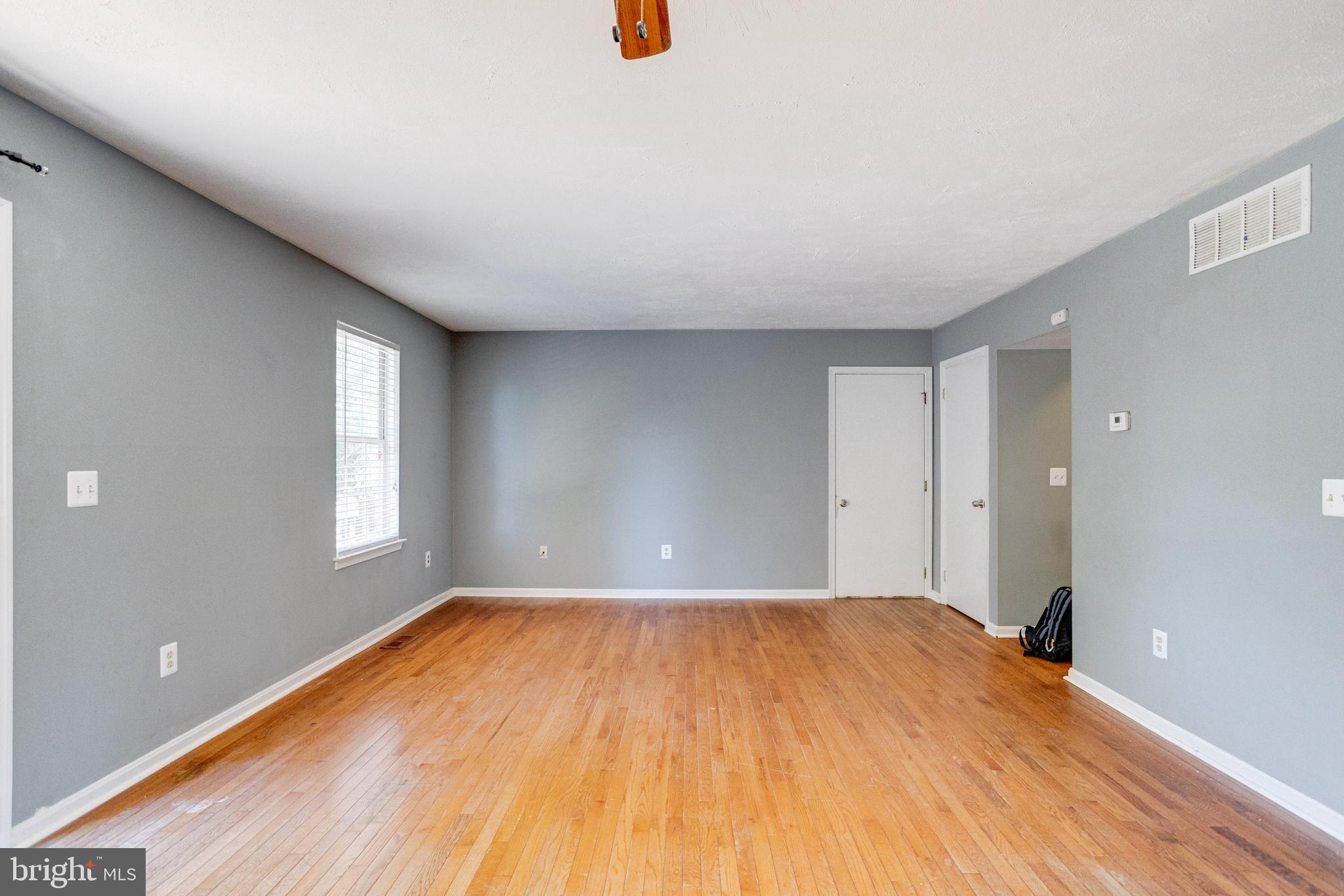 QUEENS PARK - Residential