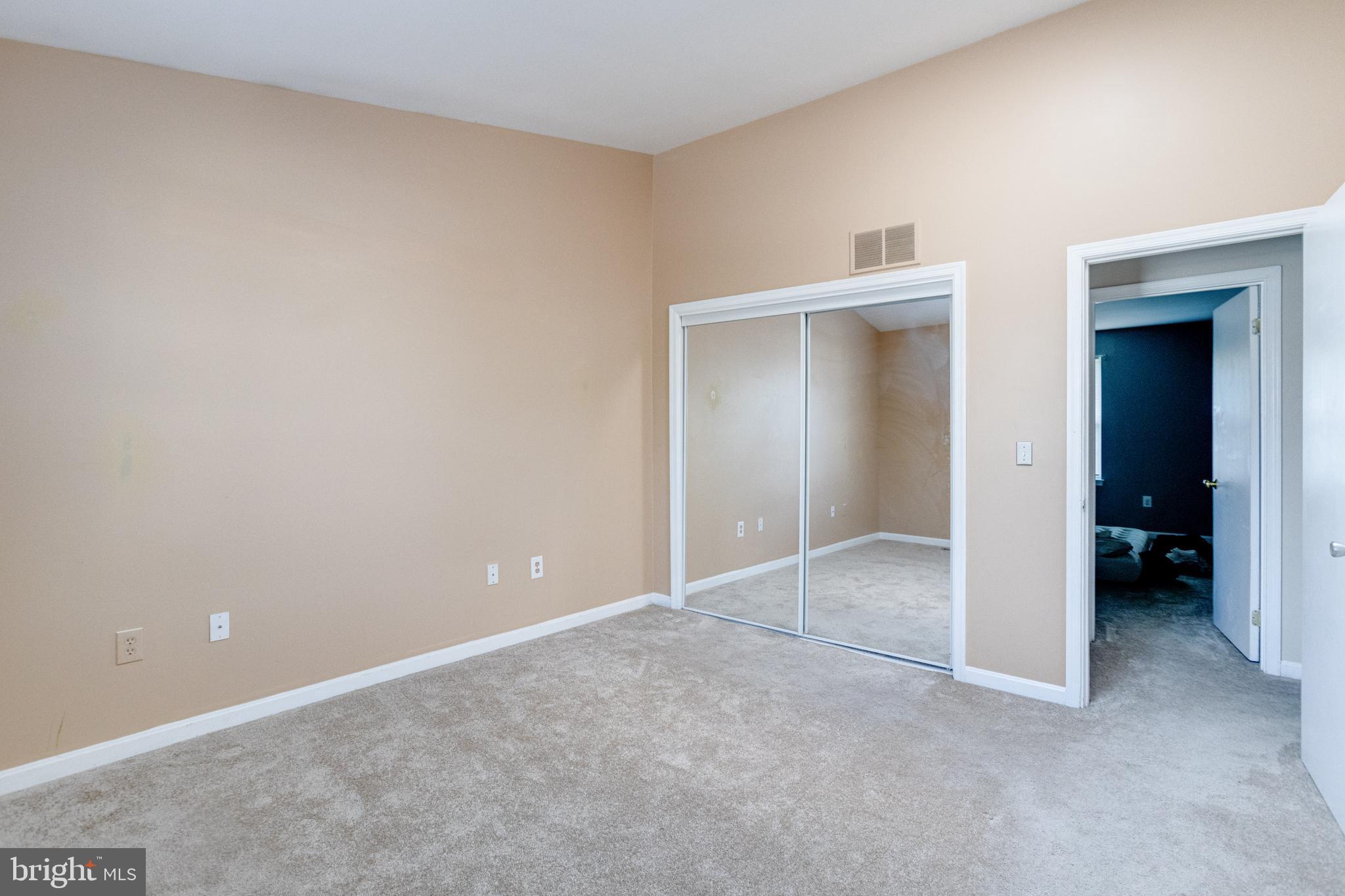 QUEENS PARK - Residential