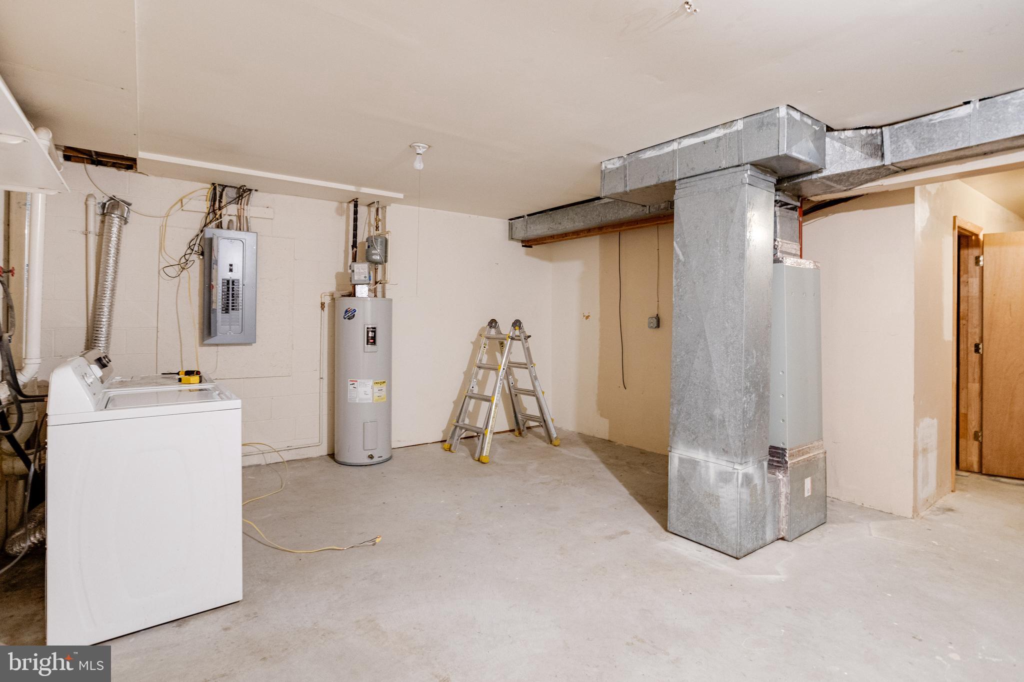 QUEENS PARK - Residential