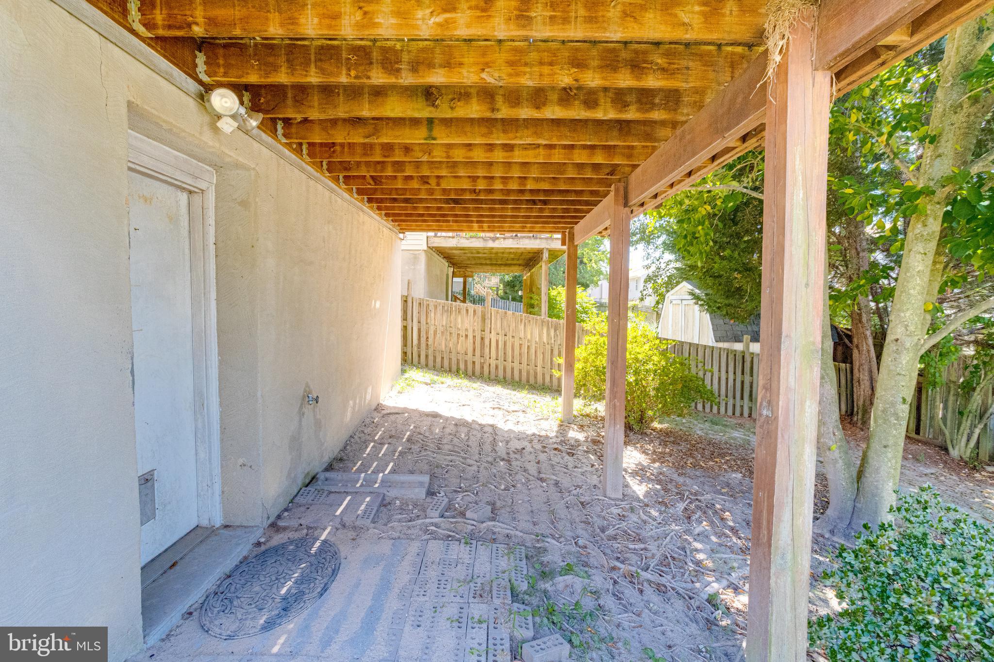 QUEENS PARK - Residential