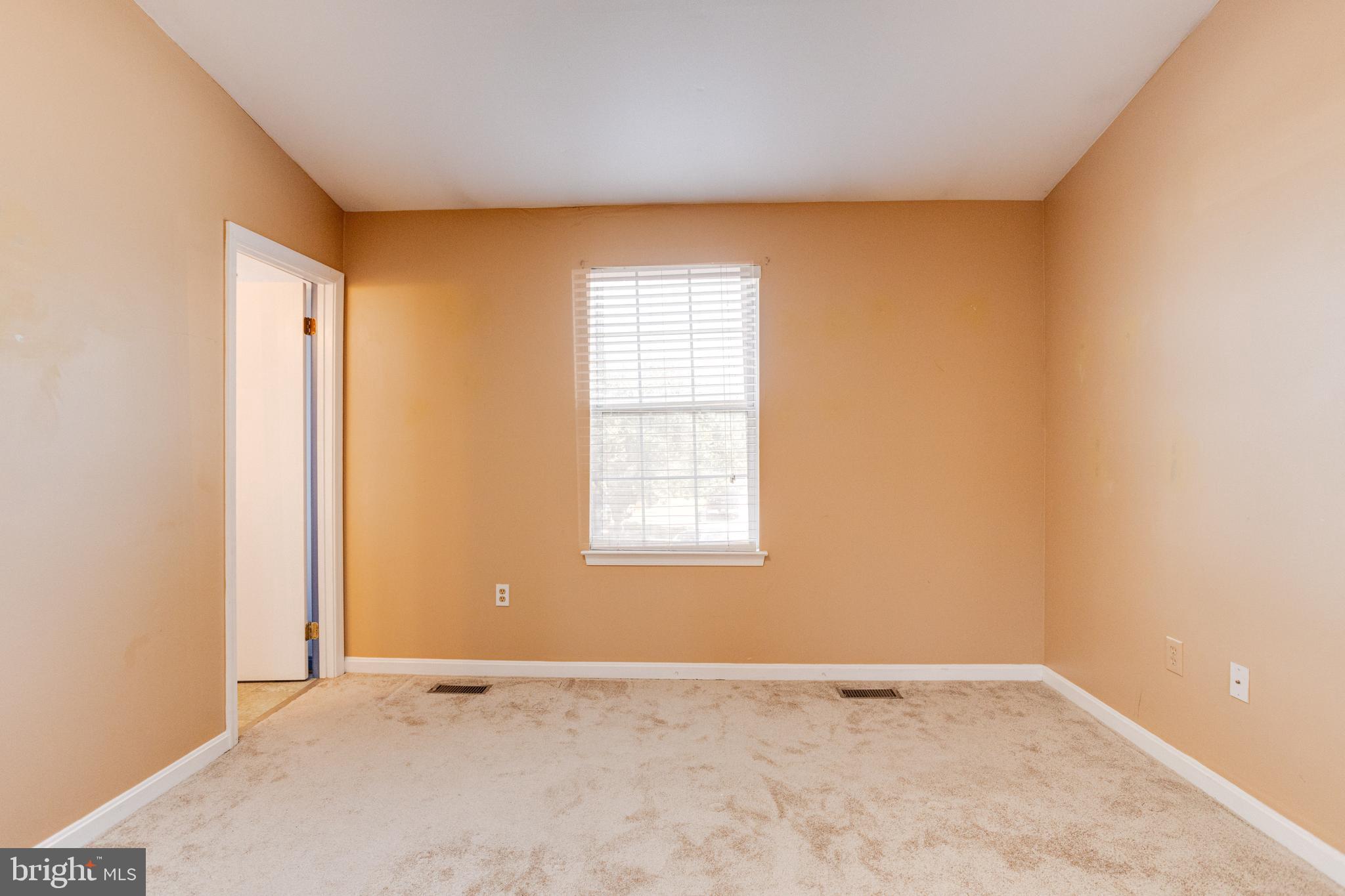 QUEENS PARK - Residential