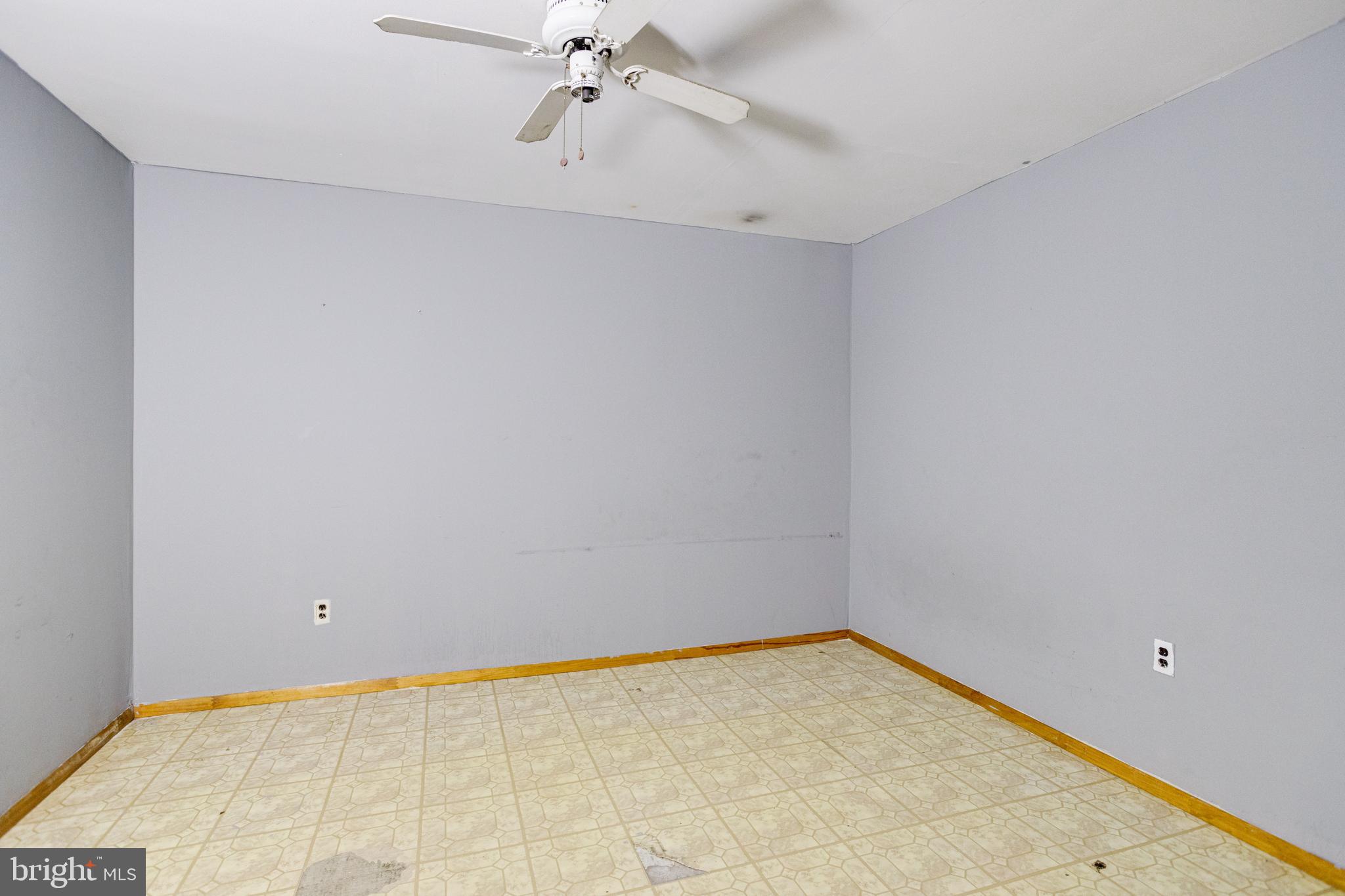 QUEENS PARK - Residential