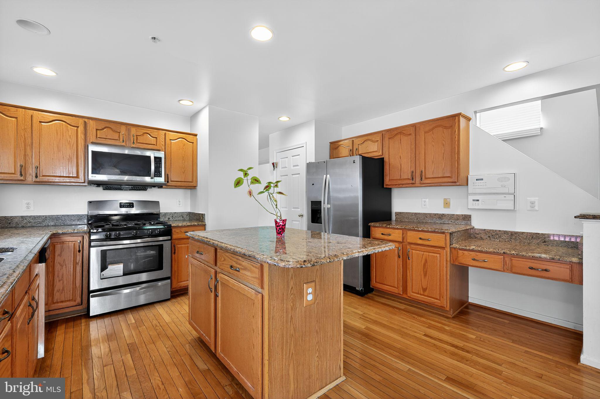 ARAGONA VILLAGE - Residential