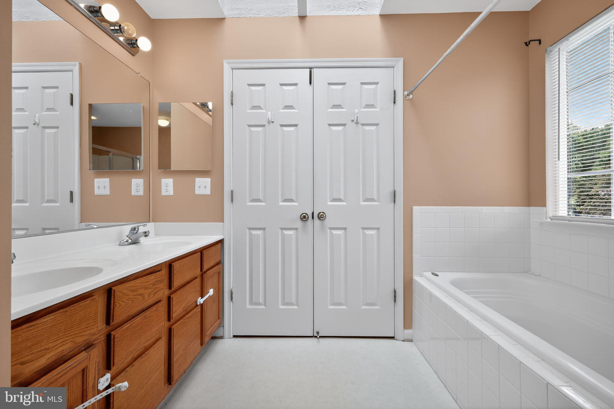 ARAGONA VILLAGE - Residential