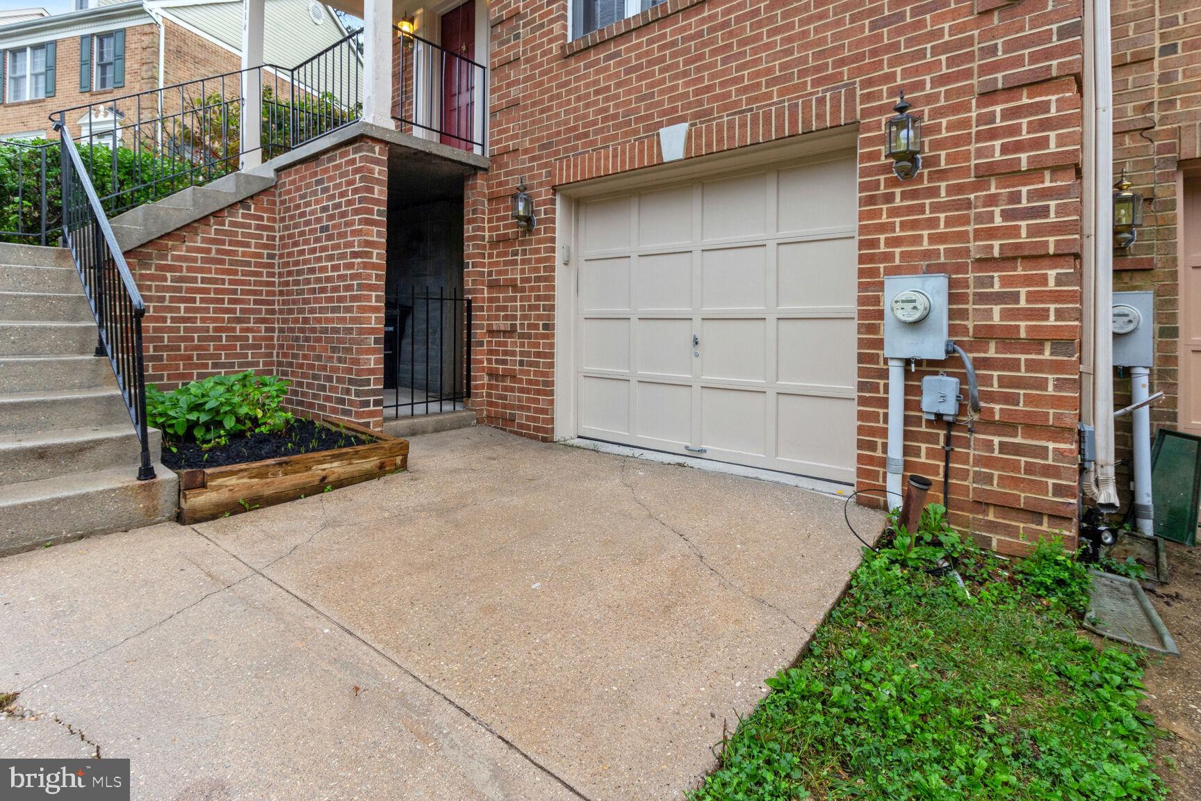 MONTPELIER HILLS - Residential