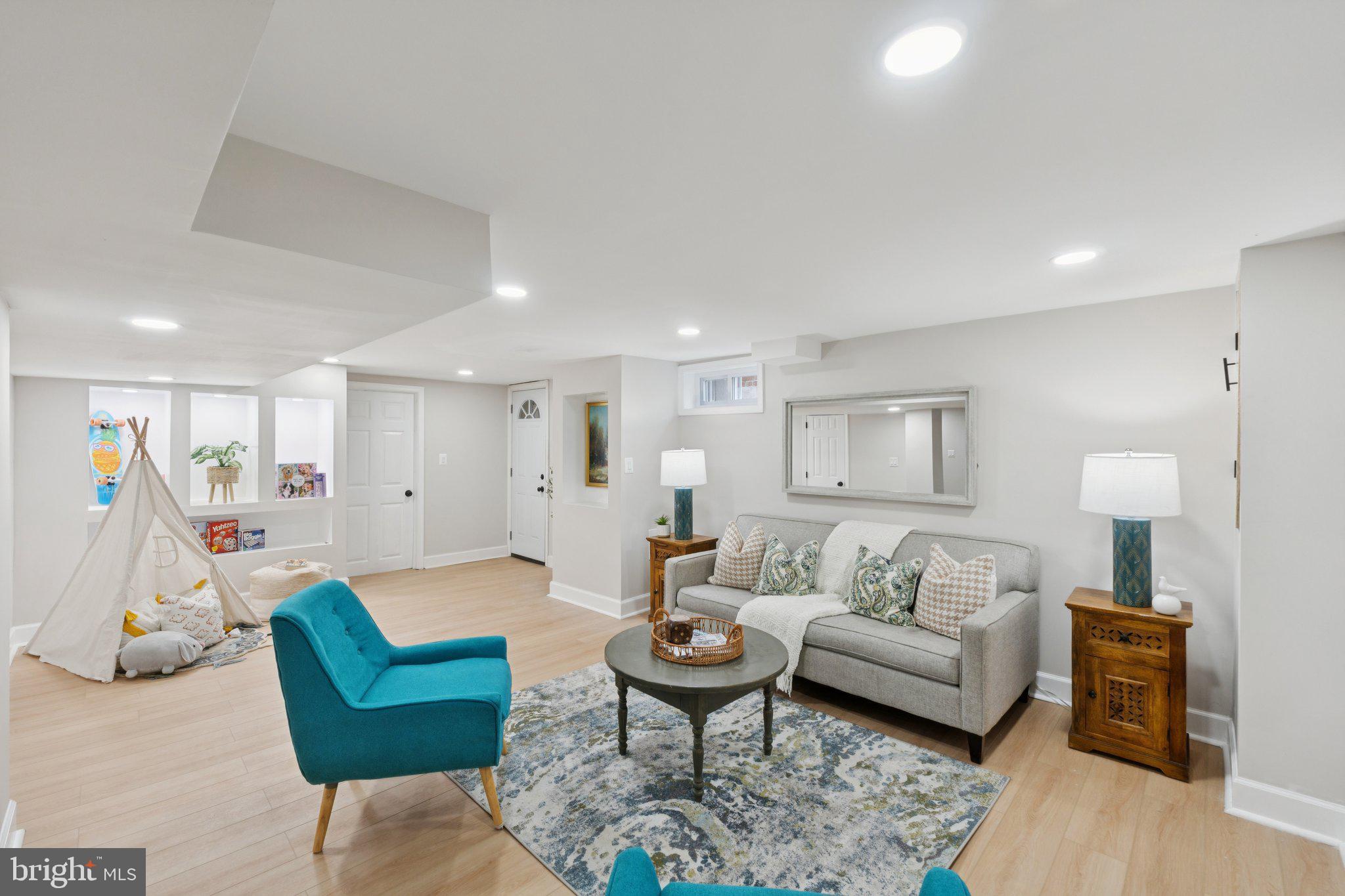 WHEATON WOODS - Residential