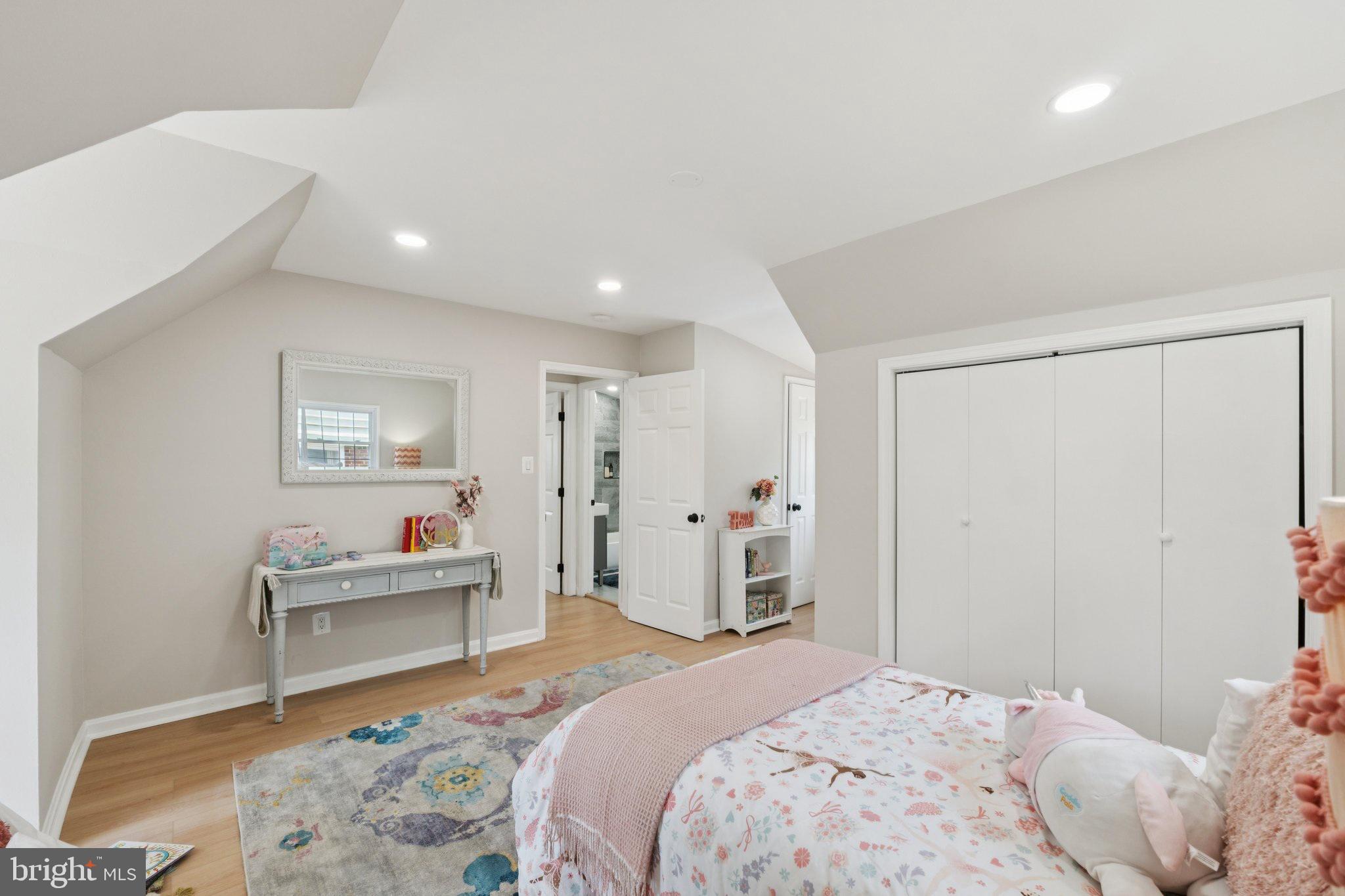 WHEATON WOODS - Residential