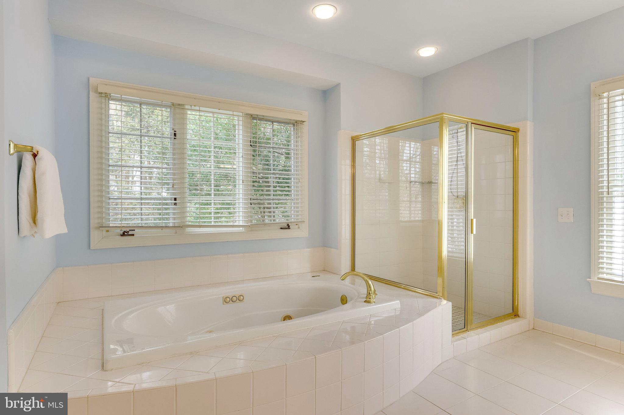 RIVERBEND KNOLLS - Residential