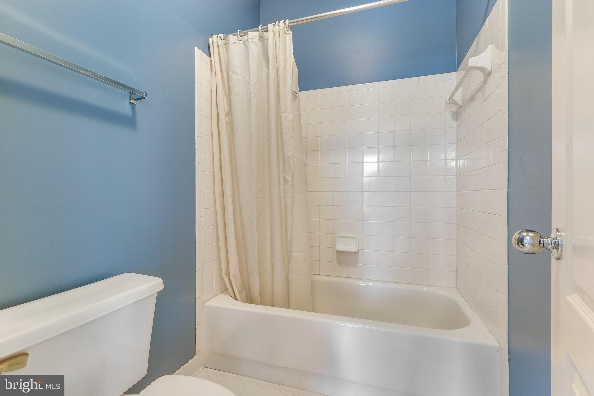 RIVERBEND KNOLLS - Residential