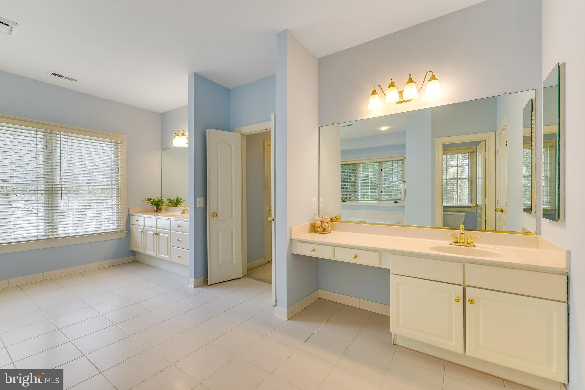 RIVERBEND KNOLLS - Residential