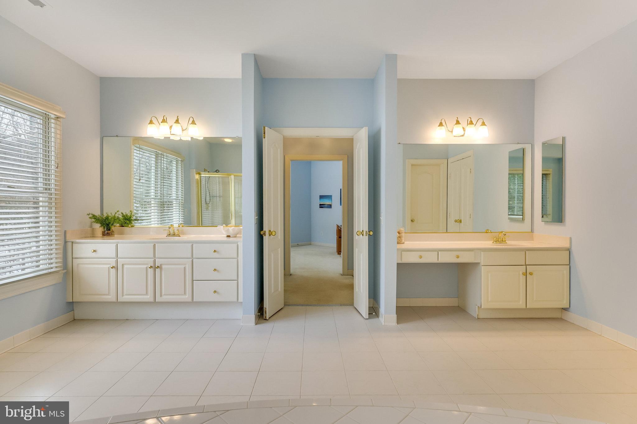 RIVERBEND KNOLLS - Residential