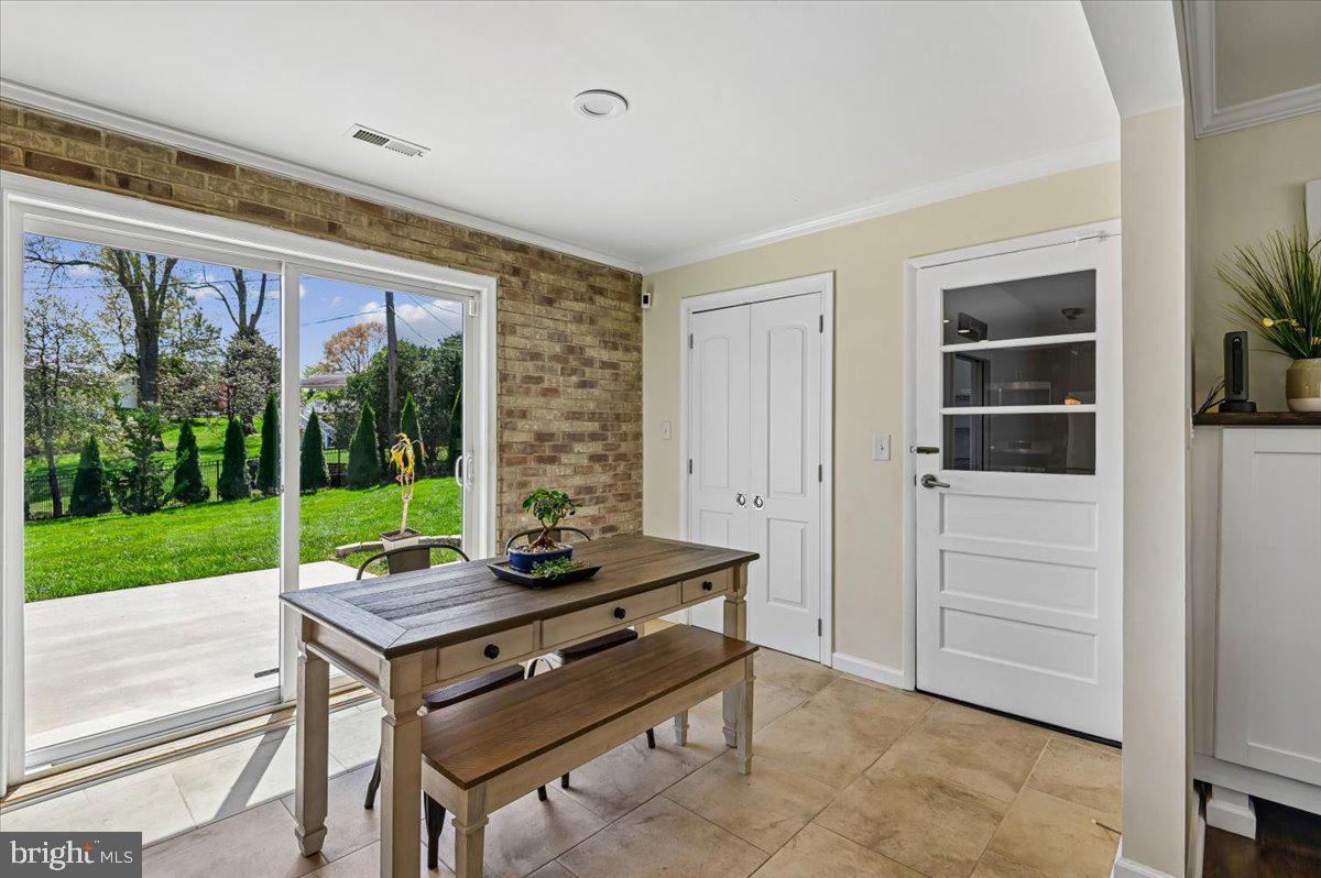 10121 COLONIAL DRIVE