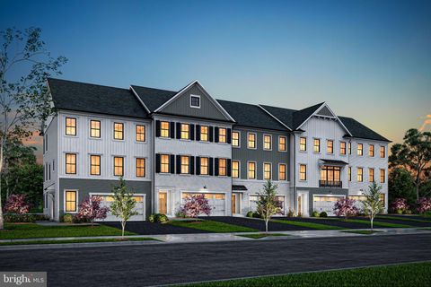 932 AYLA LANE 26 KENNETT SQUARE PA 19348