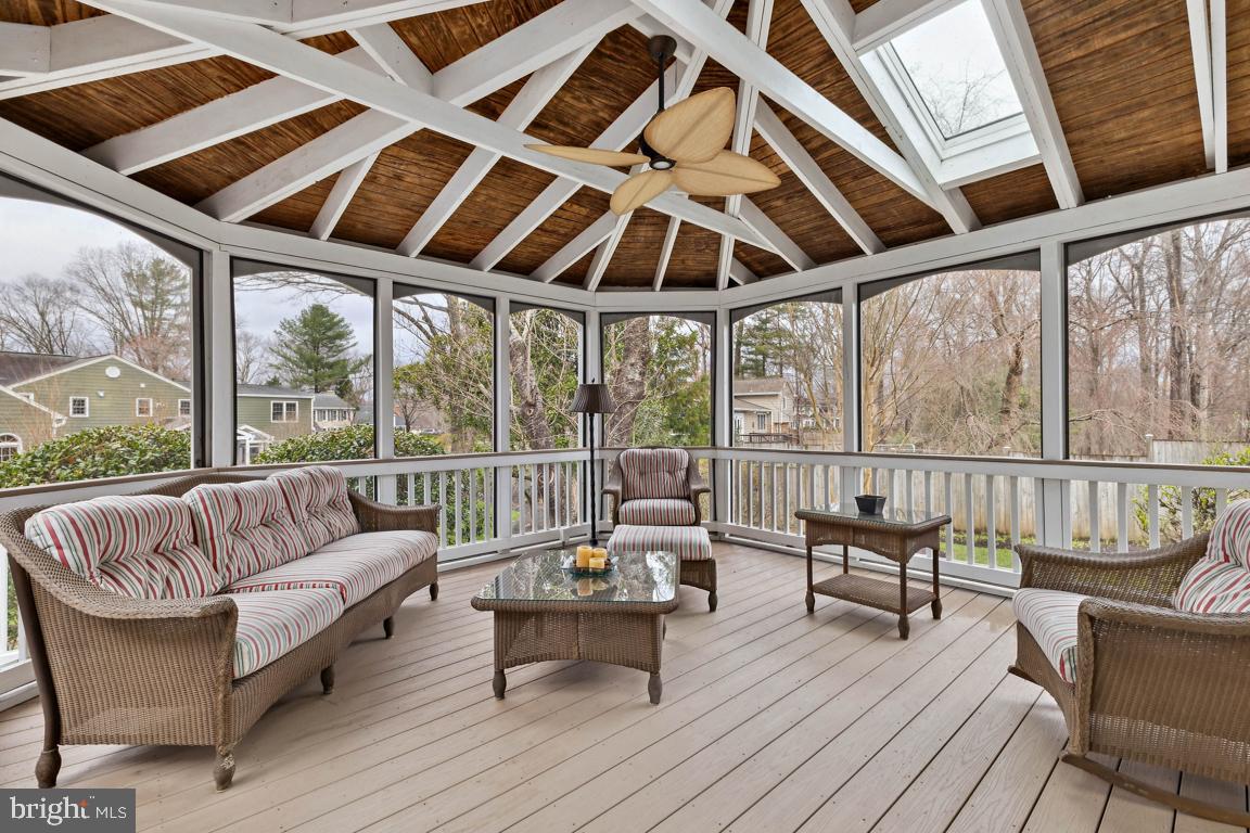 CLARKES LANDING - Residential