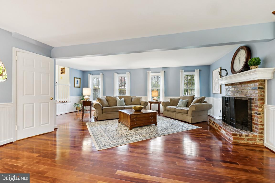 CLARKES LANDING - Residential